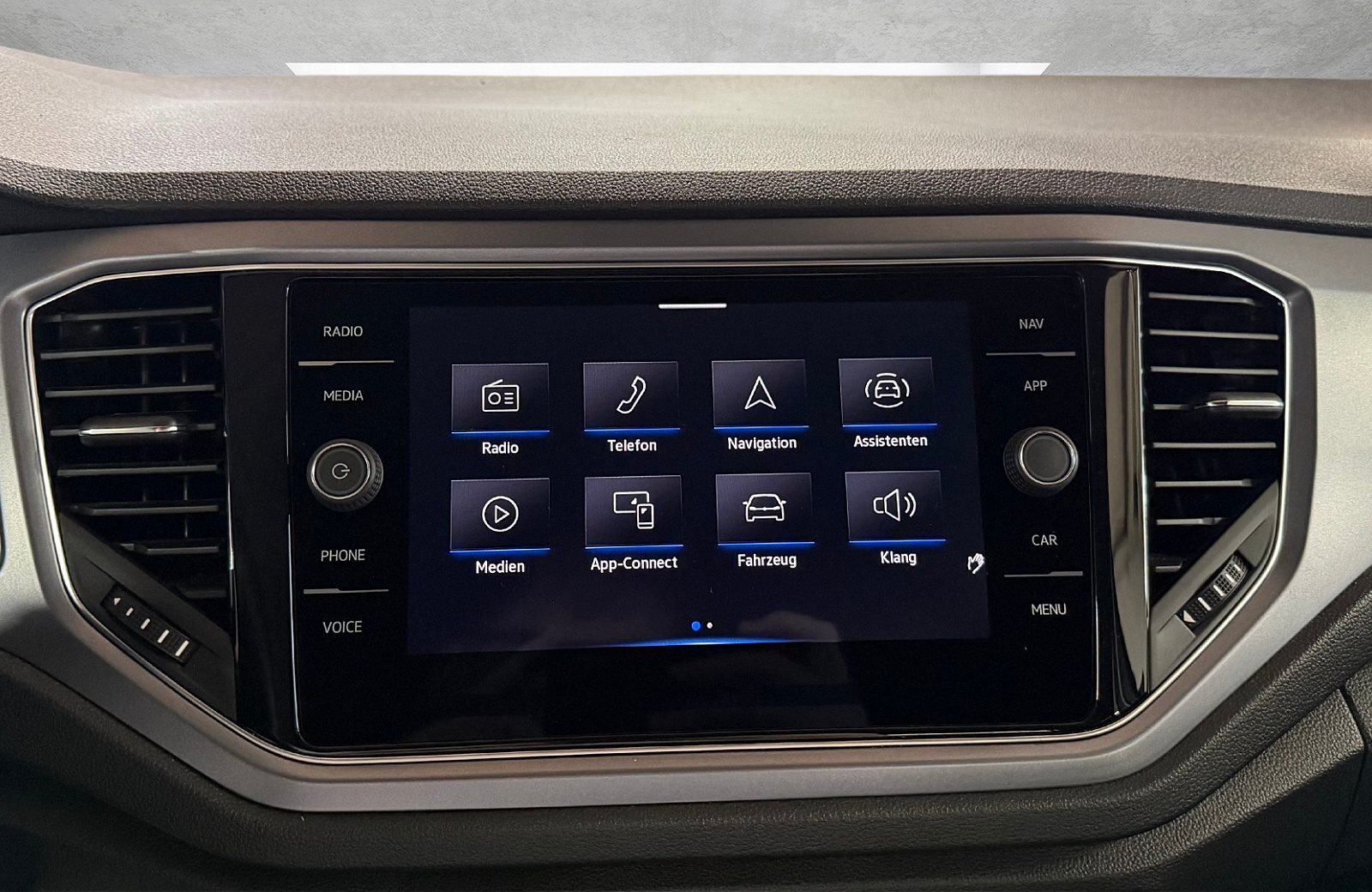 T-Roc 1.5 TSI Active DSG Navi ACC AHK 2xKlima LM