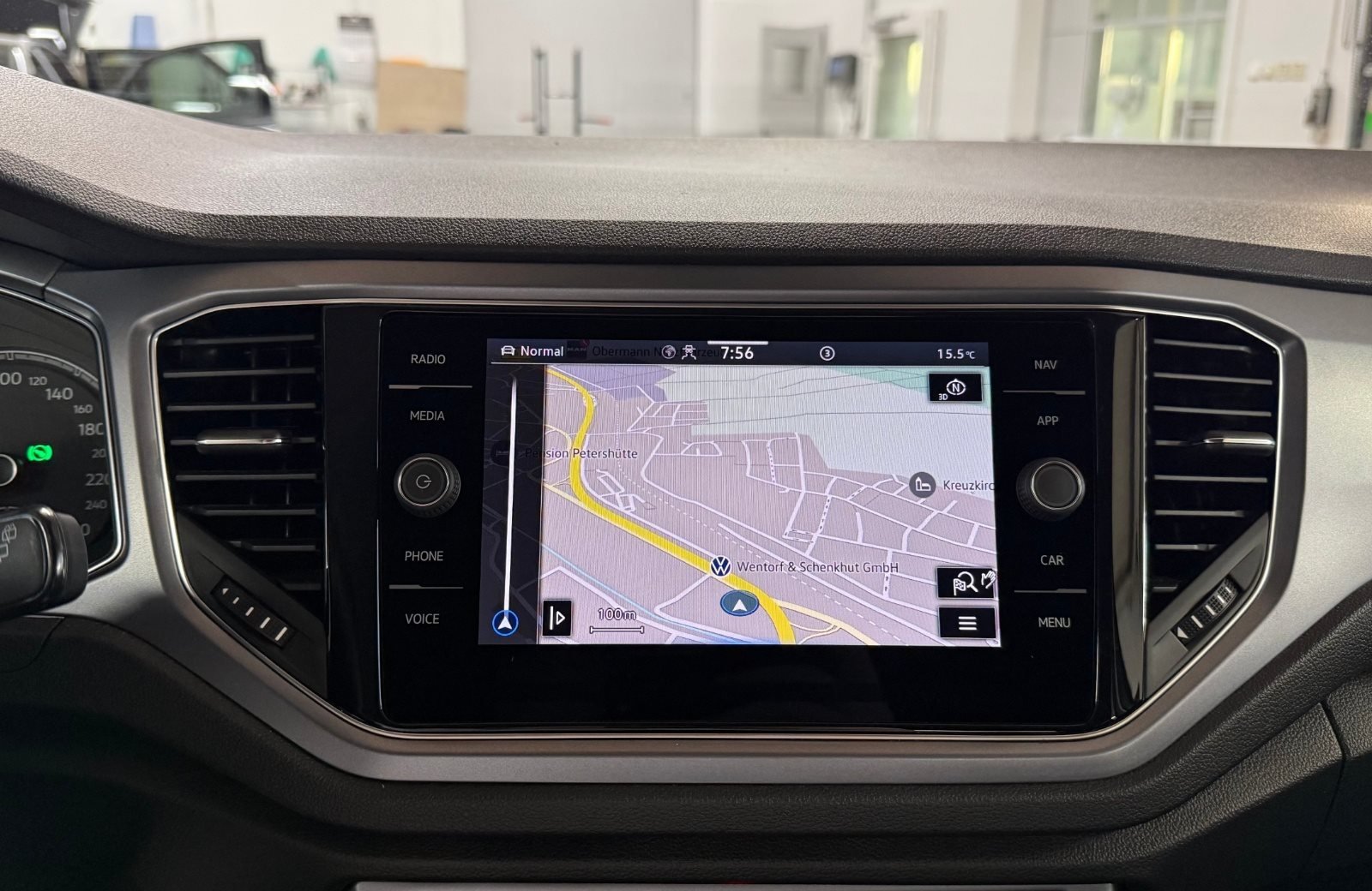 T-Roc 1.5 TSI Active DSG Navi ACC AHK 2xKlima LM