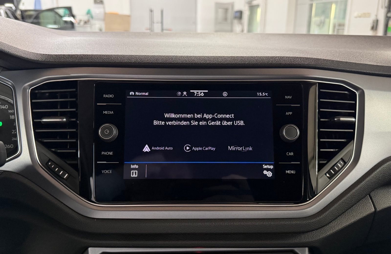 T-Roc 1.5 TSI Active DSG Navi ACC AHK 2xKlima LM