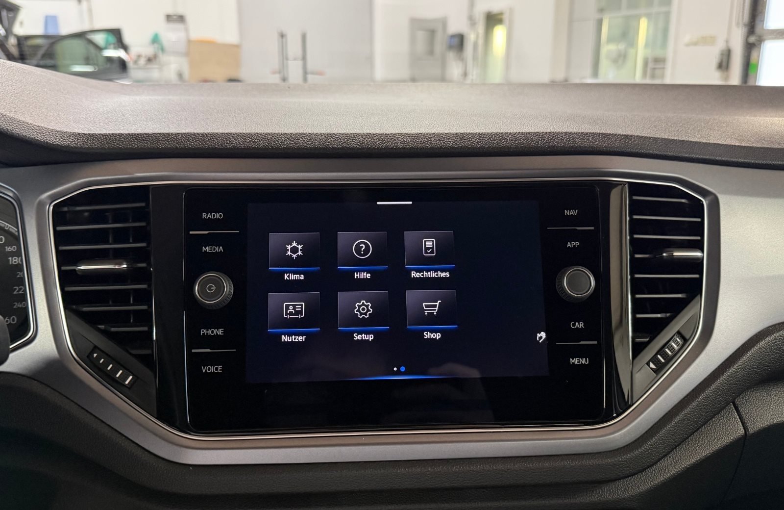 T-Roc 1.5 TSI Active DSG Navi ACC AHK 2xKlima LM