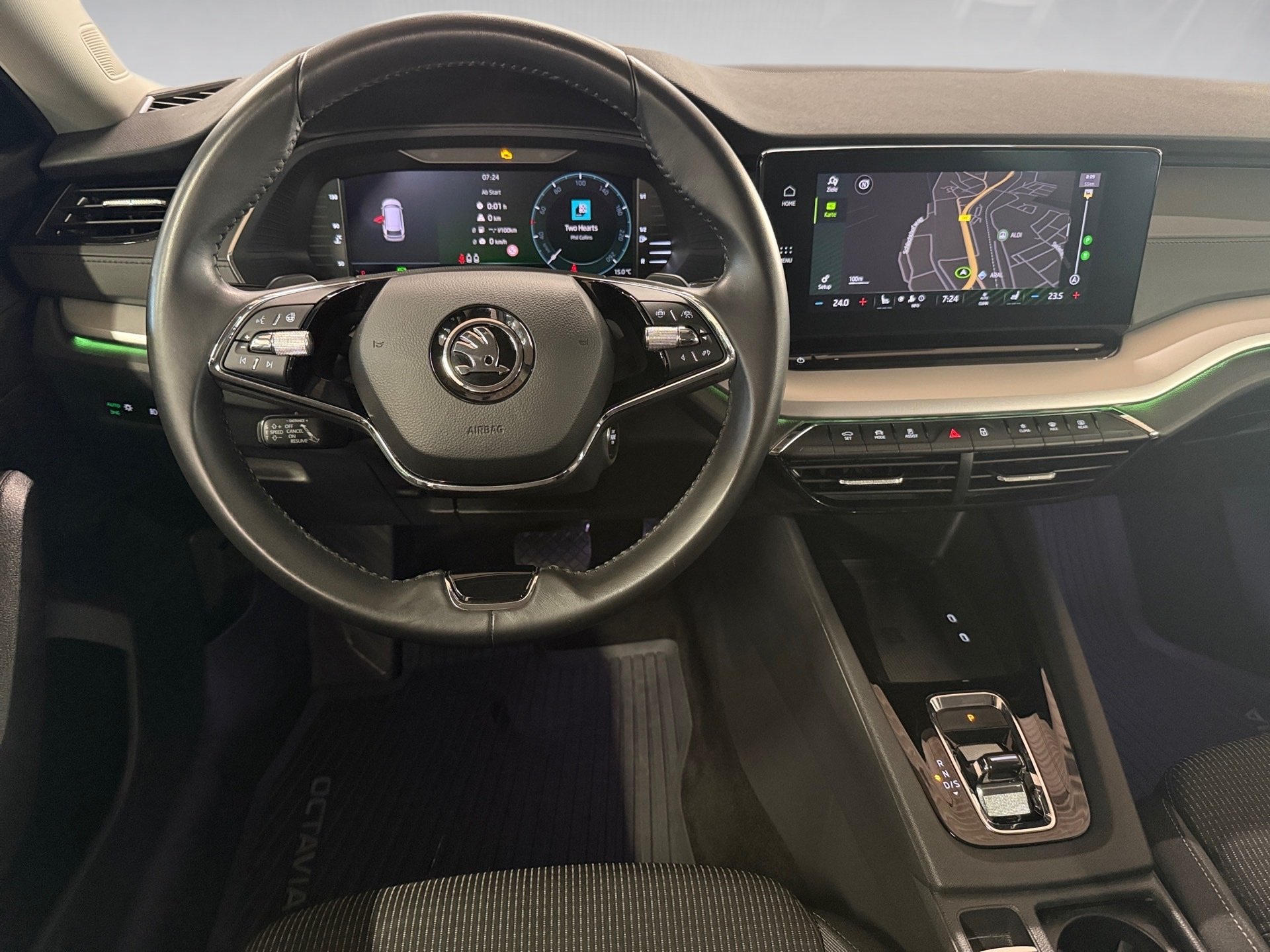 Octavia Combi 2.0 TDI Ambition DSG LED Navi ACC AHK PDC