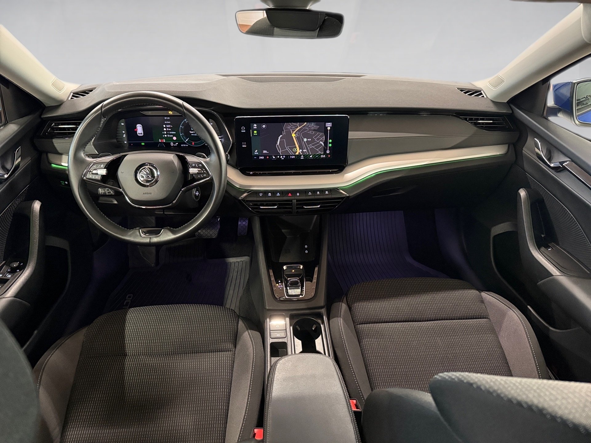 Octavia Combi 2.0 TDI Ambition DSG LED Navi ACC AHK PDC