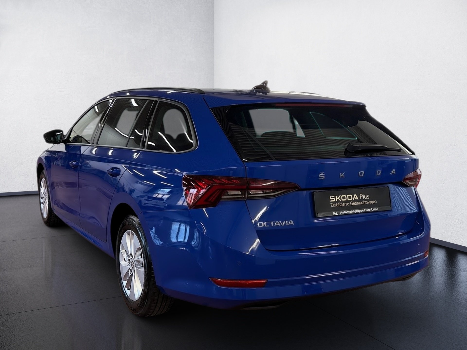 Octavia Combi 2.0 TDI Ambition DSG LED Navi ACC AHK PDC