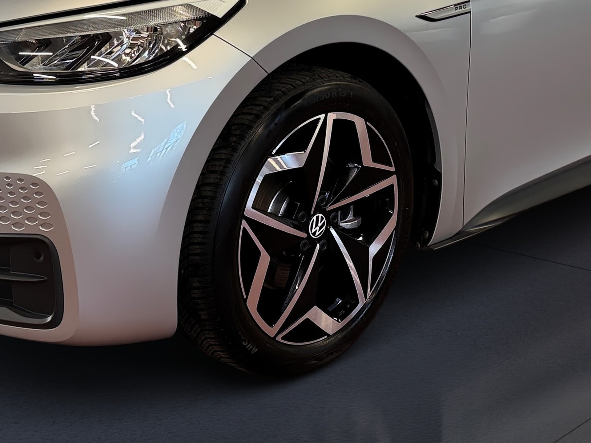 ID.3 Pro Life LED Navi ACC PDC SHZ ACC AUT LED