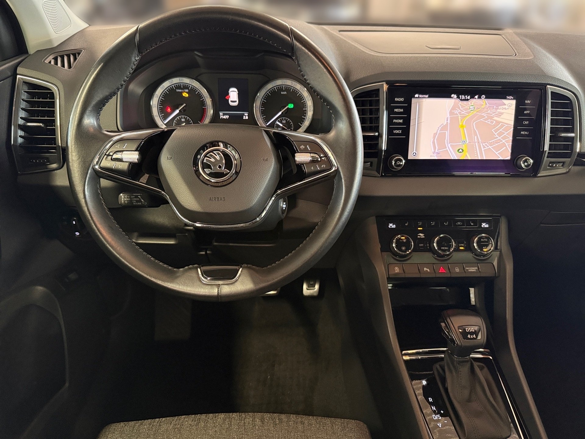 Karoq Style 2.0 TDI Style 4x4 DSG LED Navi ACC AHK