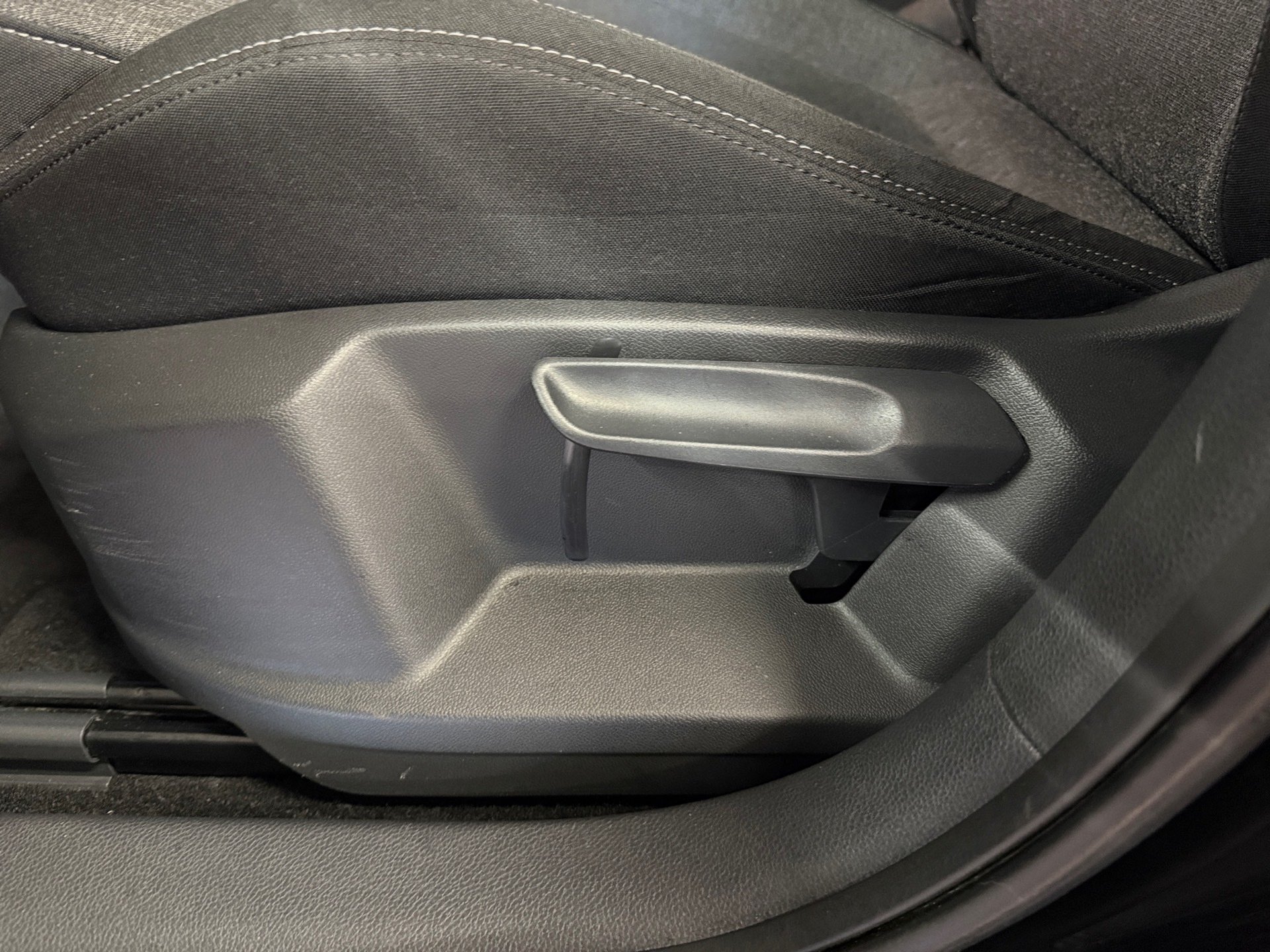 Karoq Style 2.0 TDI Style 4x4 DSG LED Navi ACC AHK