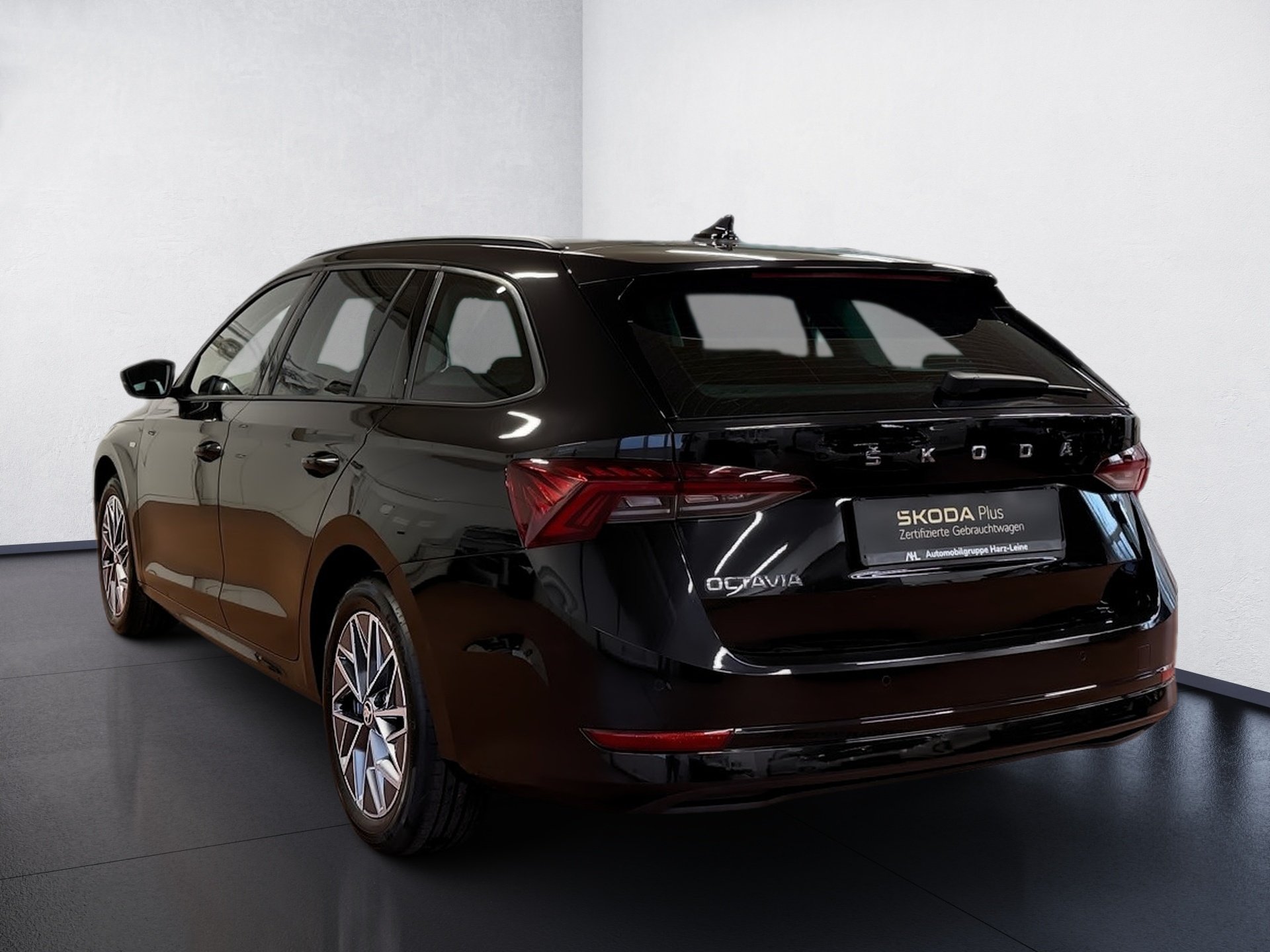 Octavia Combi 2.0 TDI Ambition DSG LED Navi ACC AHK