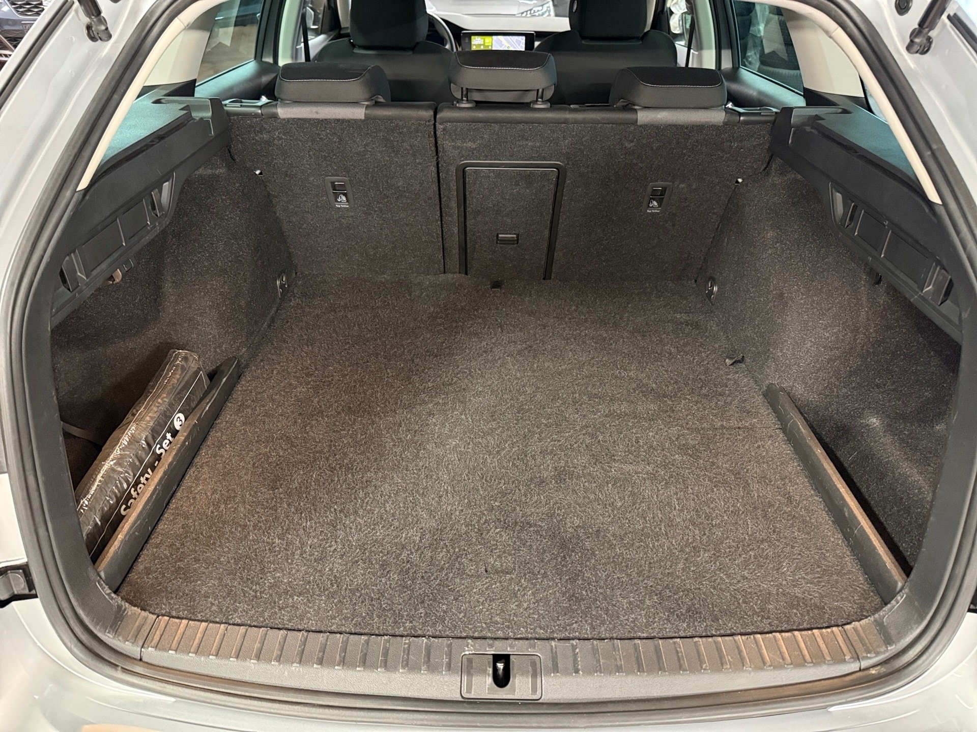 Octavia Combi 1.4 TSI iV Ambition DSG LED Navi SHZ