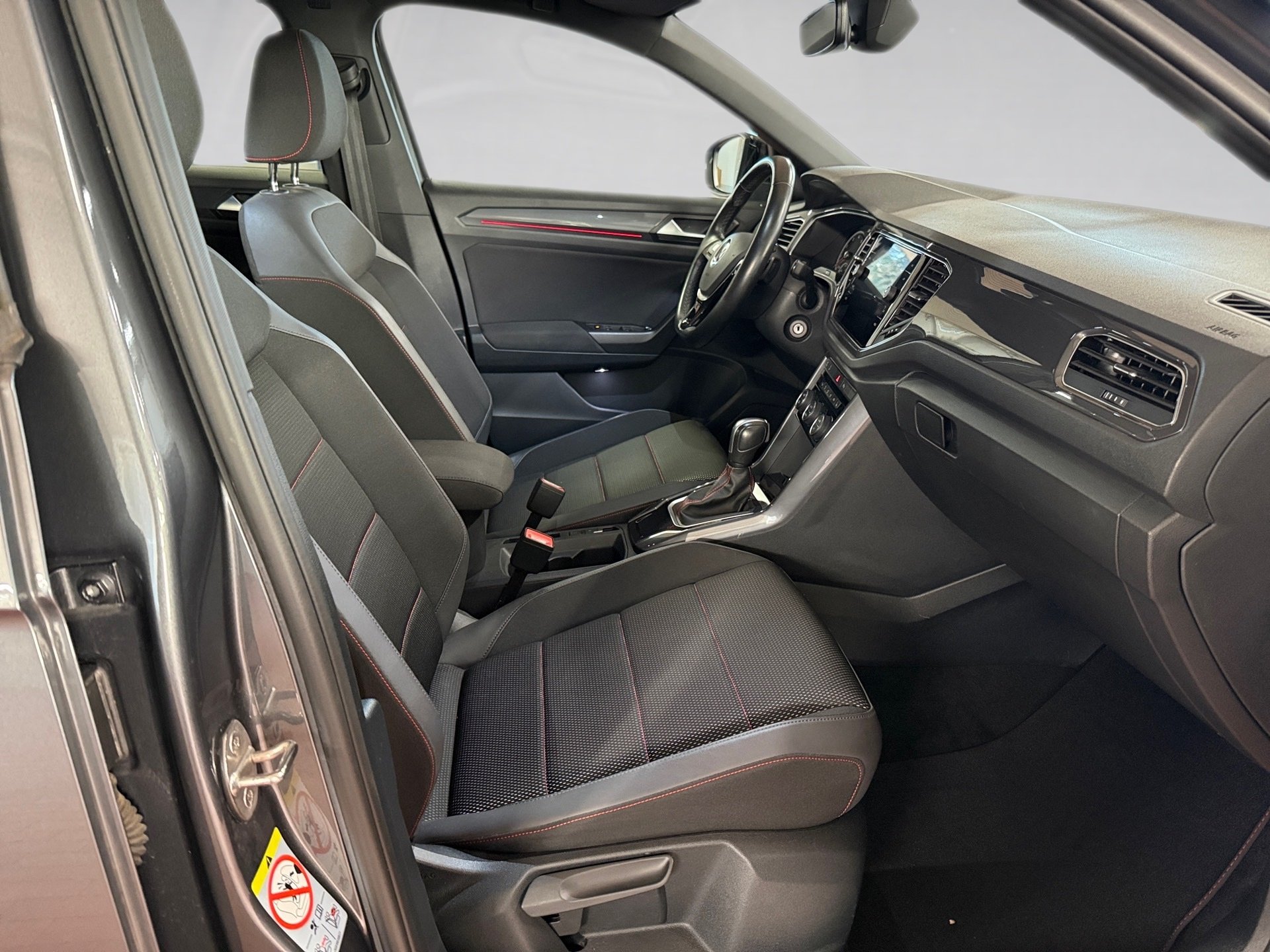 T-Roc 1.5 TSI Sport DSG Navi ACC PDC SHZ 2xKlima