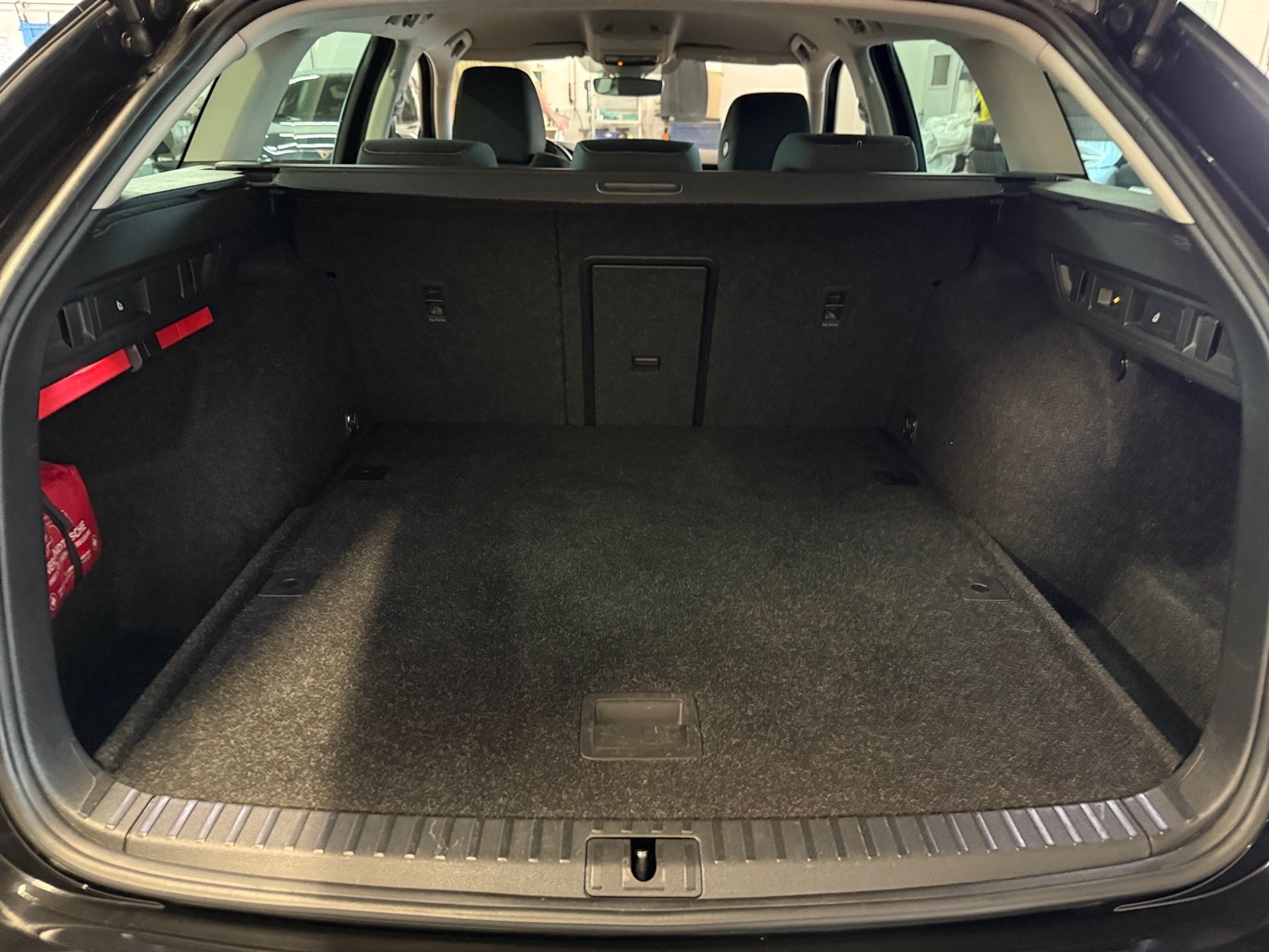Octavia Combi 2.0 TDI Clever LED Navi ACC AHK PDC