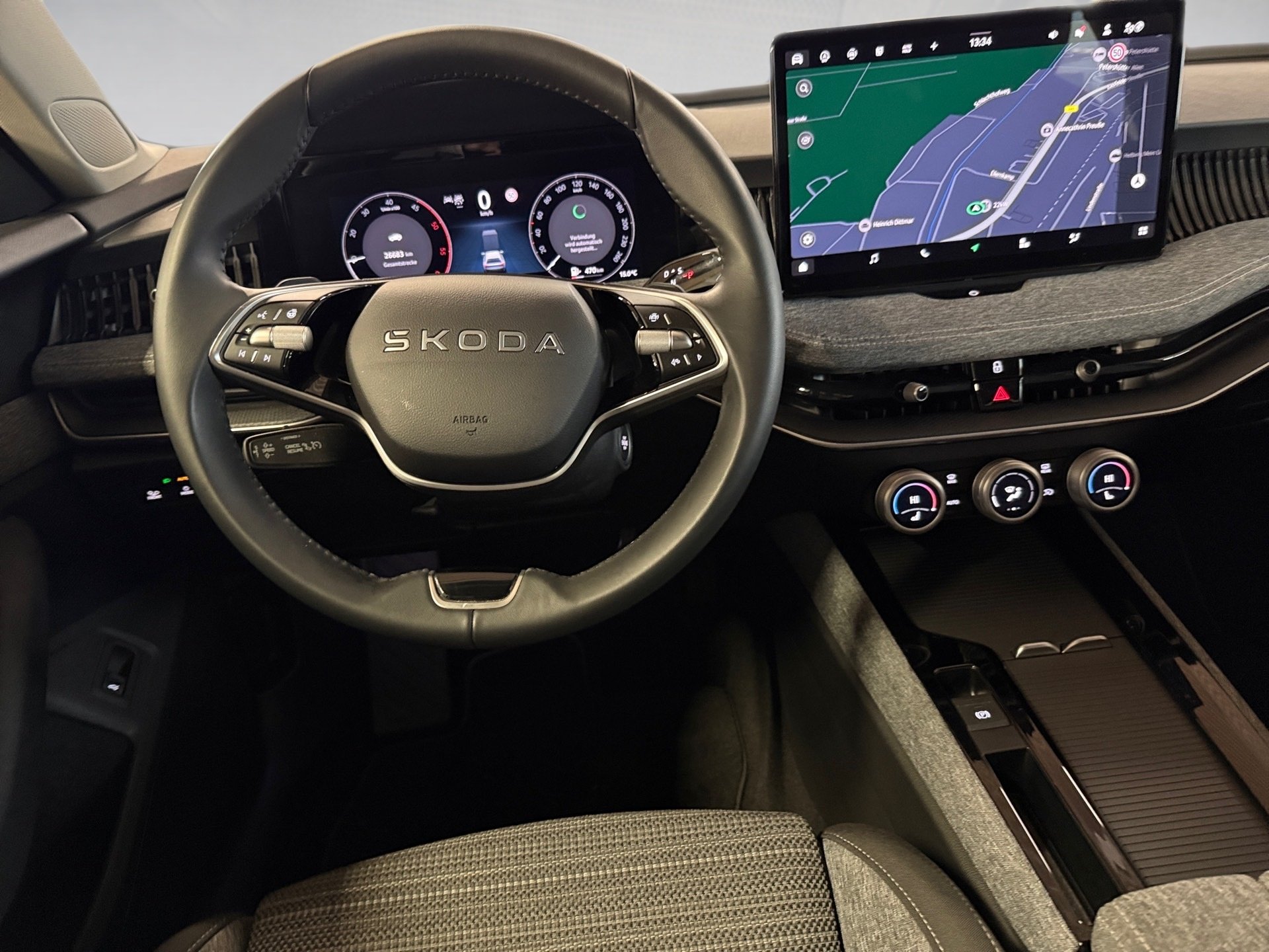 Superb Combi 2.0 TDI Selection DSG Matrix AHK Navi HuD ACC Keyless