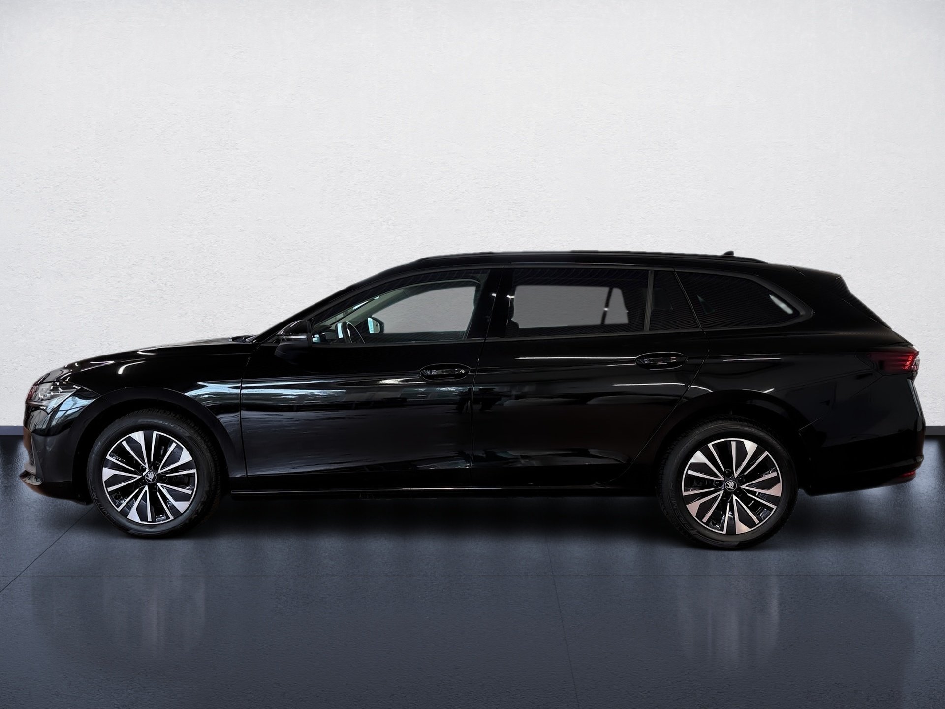 Superb Combi 2.0 TDI Selection DSG Matrix AHK Navi HuD ACC Keyless