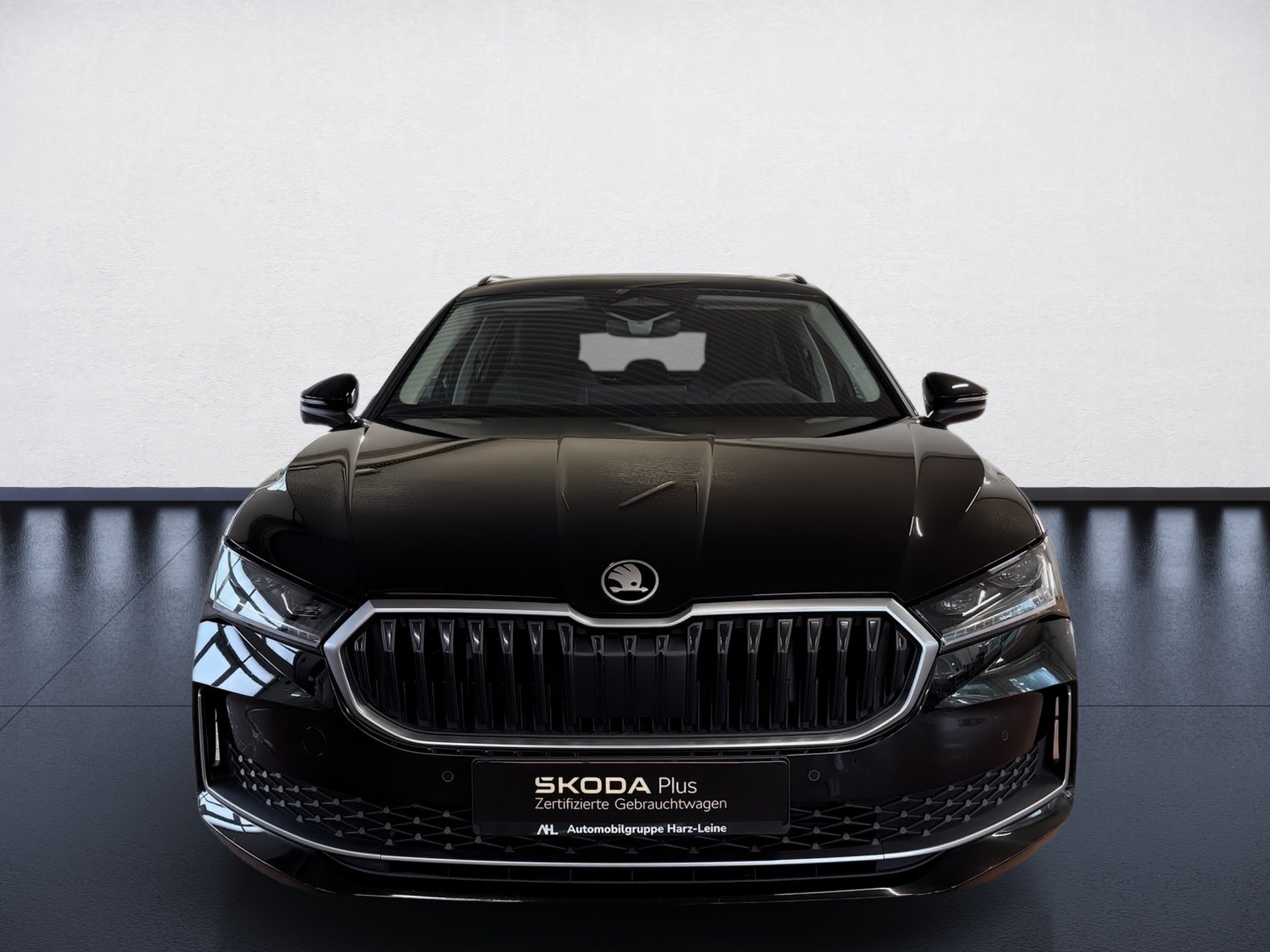 Superb Combi 2.0 TDI Selection DSG Matrix AHK Navi HuD ACC Keyless