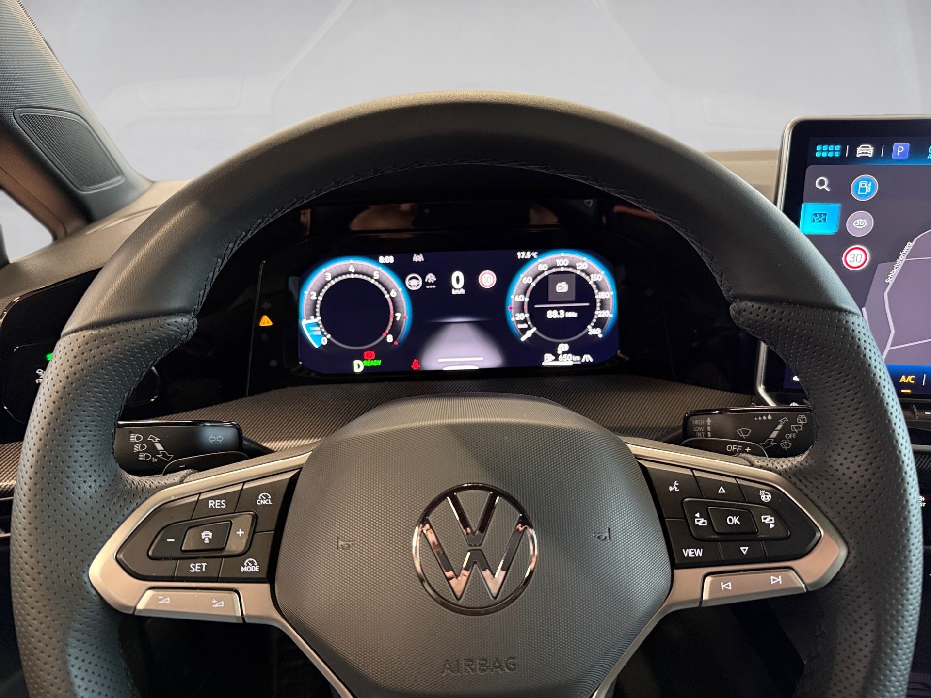 Golf 1.5 eTSI R-Line DSG BlackStyle LED ACC HuD Navi