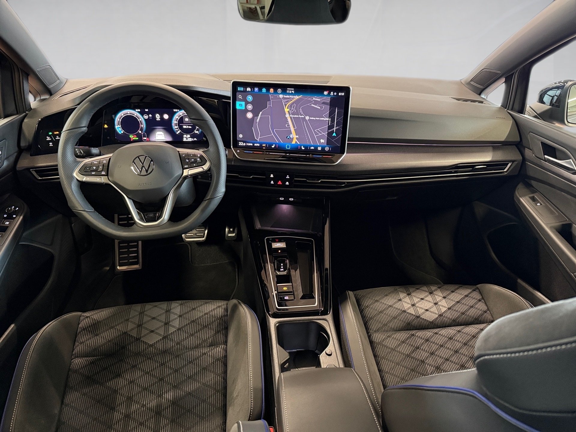 Golf 1.5 eTSI R-Line DSG BlackStyle LED ACC HuD Navi