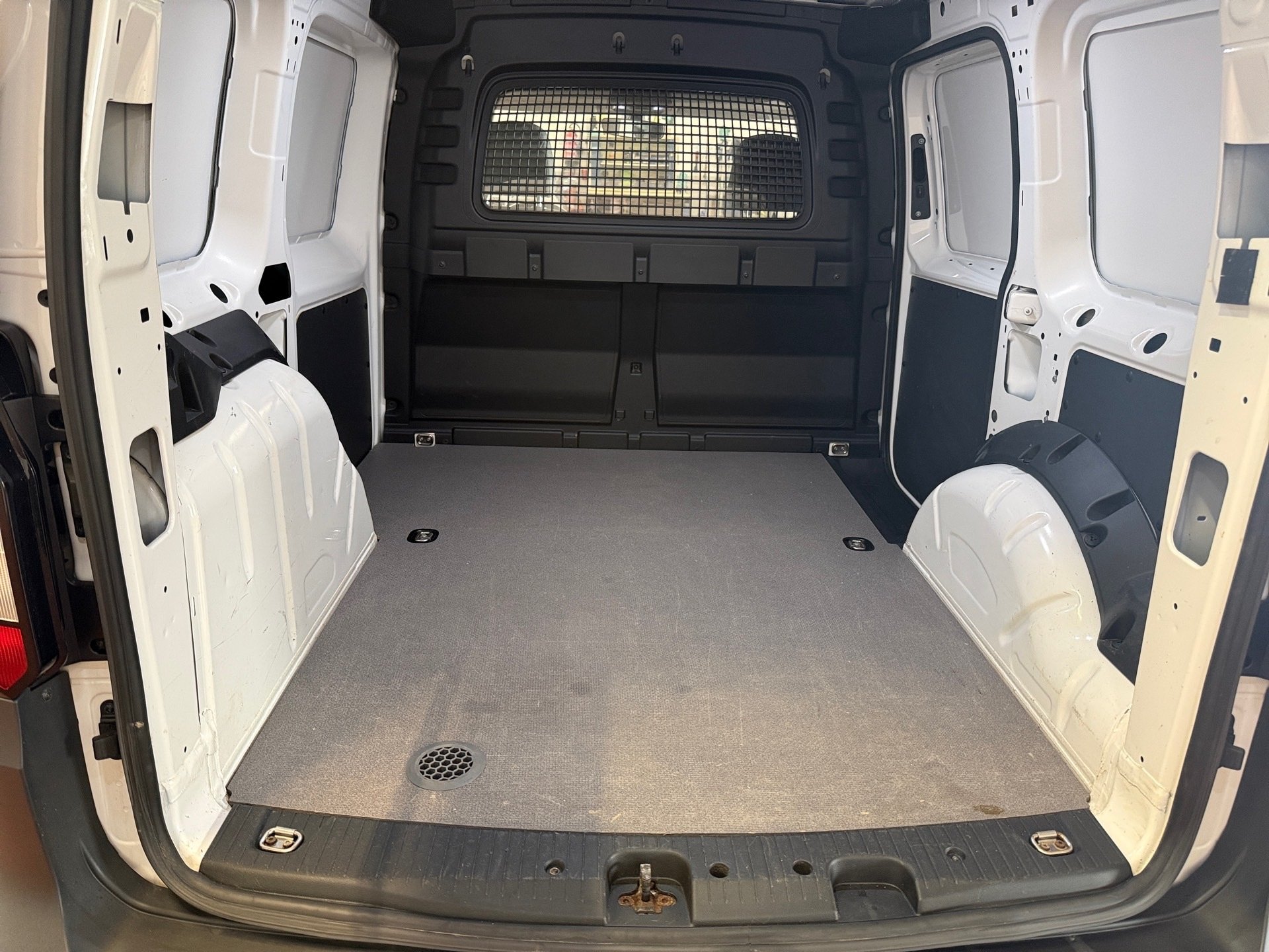 Caddy Cargo 2.0 TDI Klima AHK SHZ Bluetooth AHK