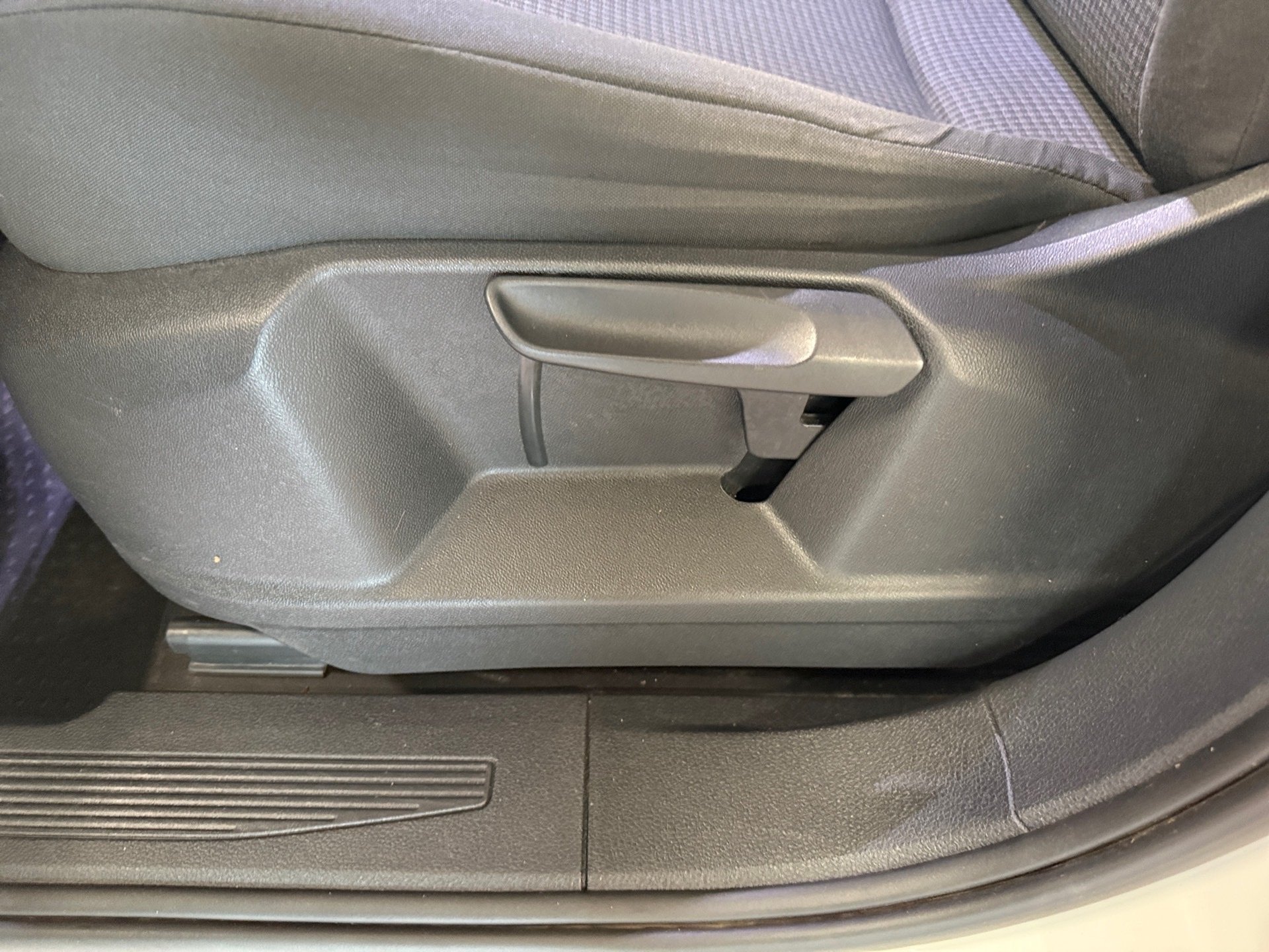 Caddy Cargo 2.0 TDI Klima AHK SHZ Bluetooth AHK