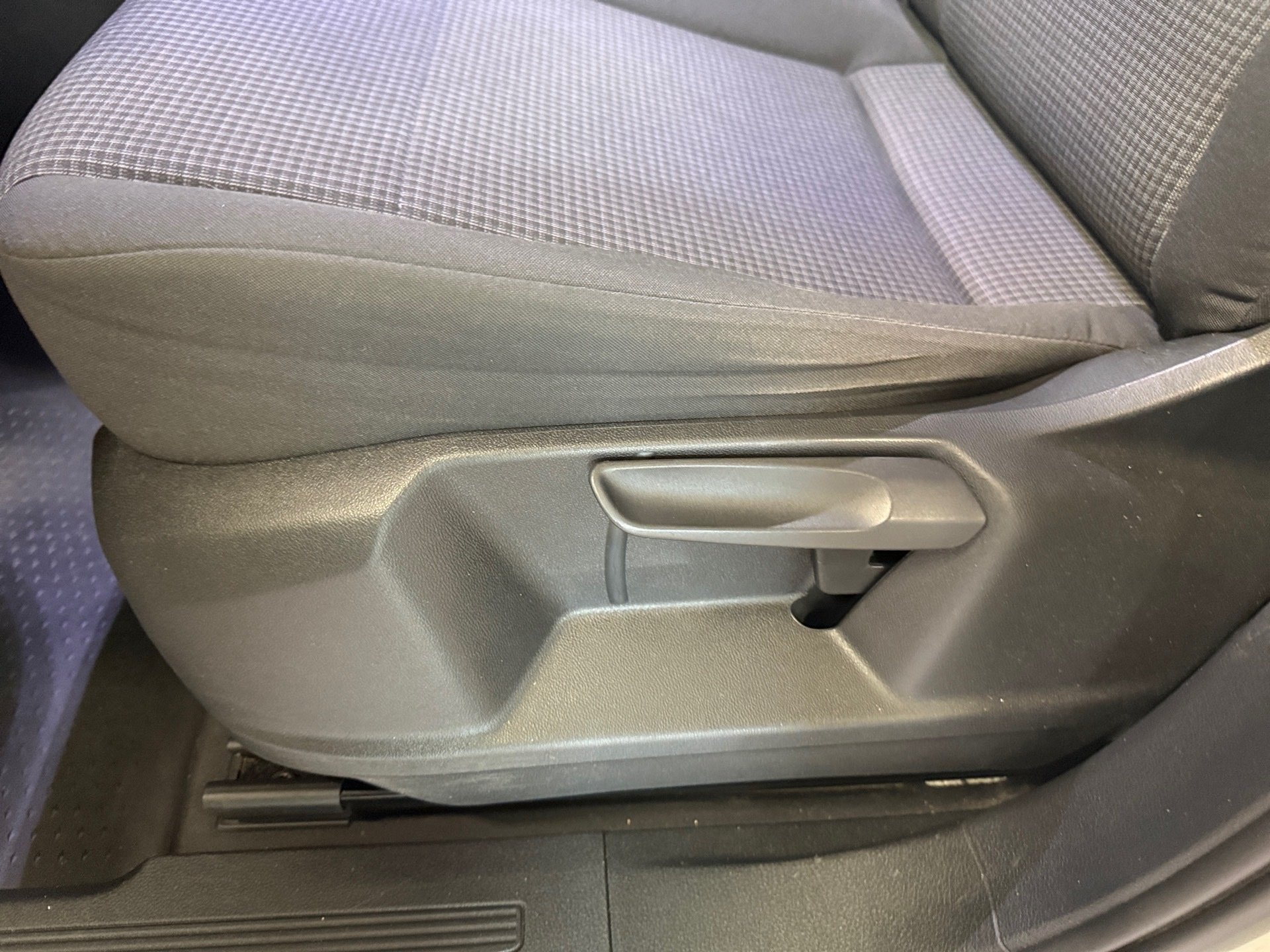 Caddy Cargo 2.0 TDI Klima AHK SHZ Bluetooth AHK