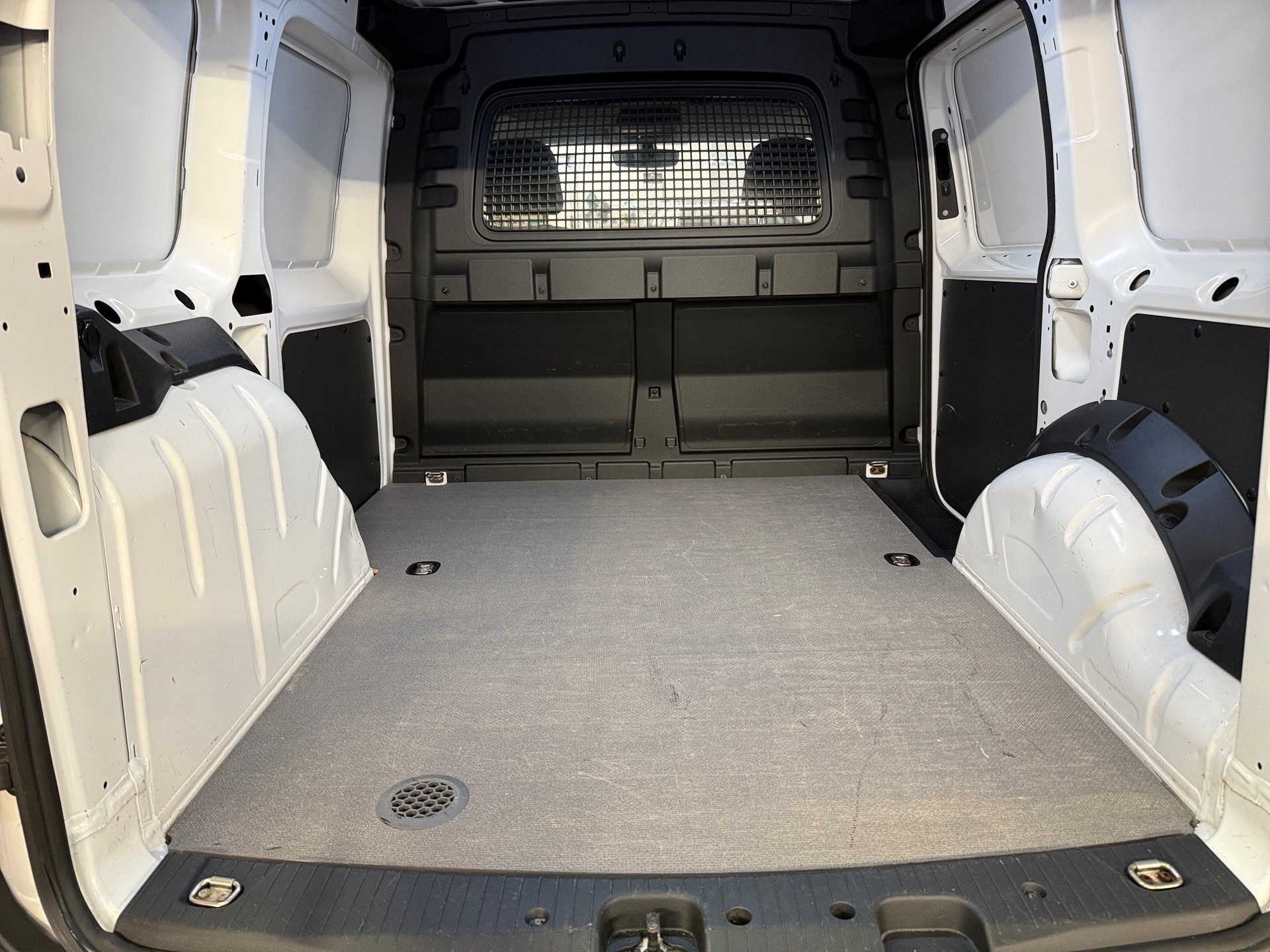 Caddy Cargo 2.0 TDI Klima AHK SHZ Bluetooth AHK