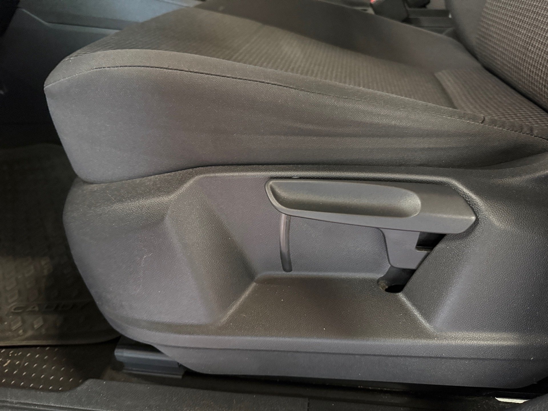 Caddy Cargo 2.0 TDI Klima AHK SHZ Bluetooth AHK