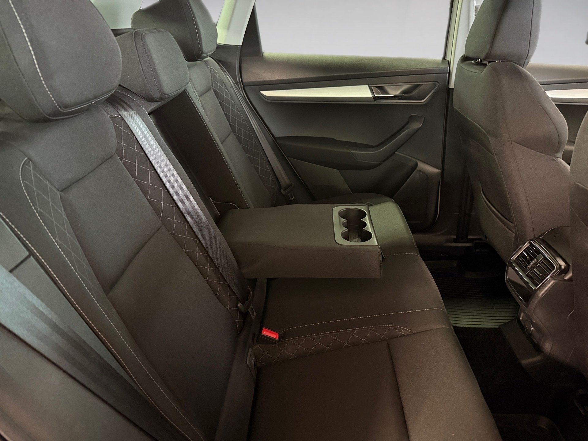 Karoq 2.0 TDI Ambition 4x4 DSG LED Navi ACC AHK
