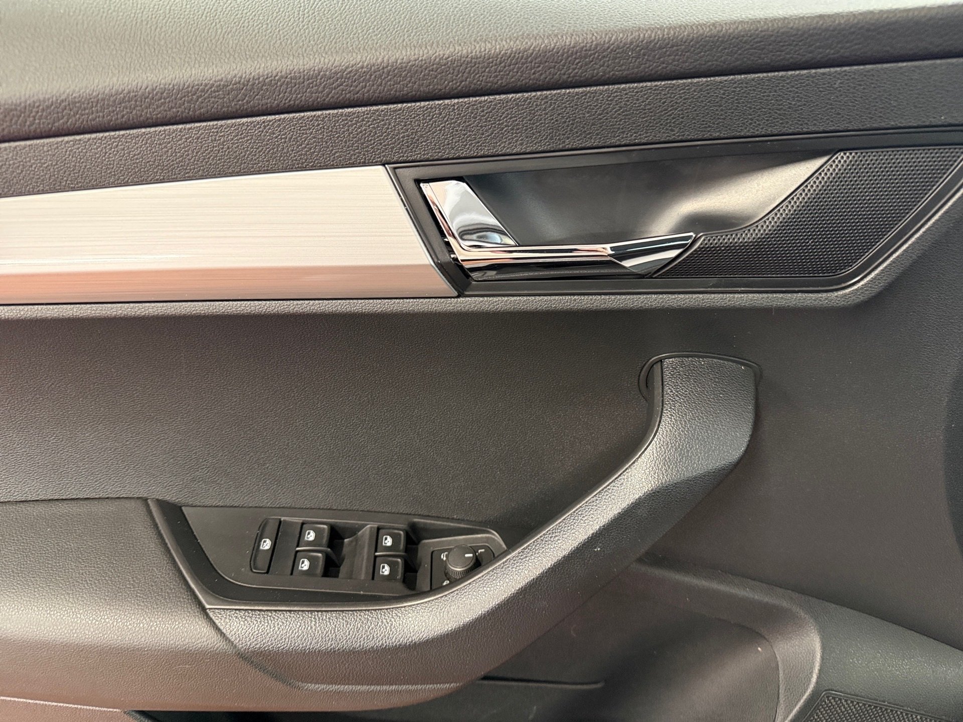 Karoq 2.0 TDI Ambition 4x4 DSG LED Navi ACC AHK
