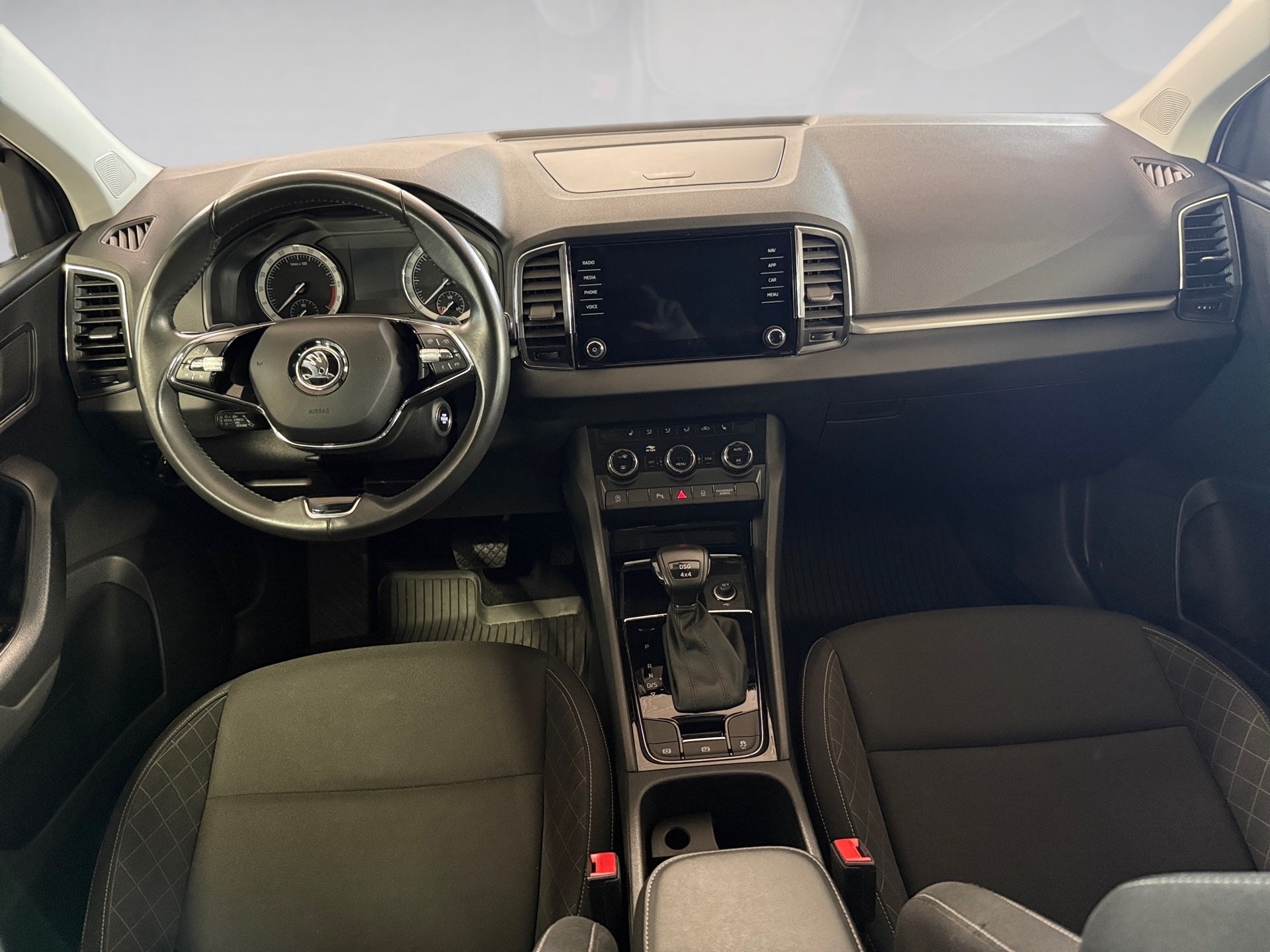 Karoq 2.0 TDI Ambition 4x4 DSG LED Navi ACC AHK