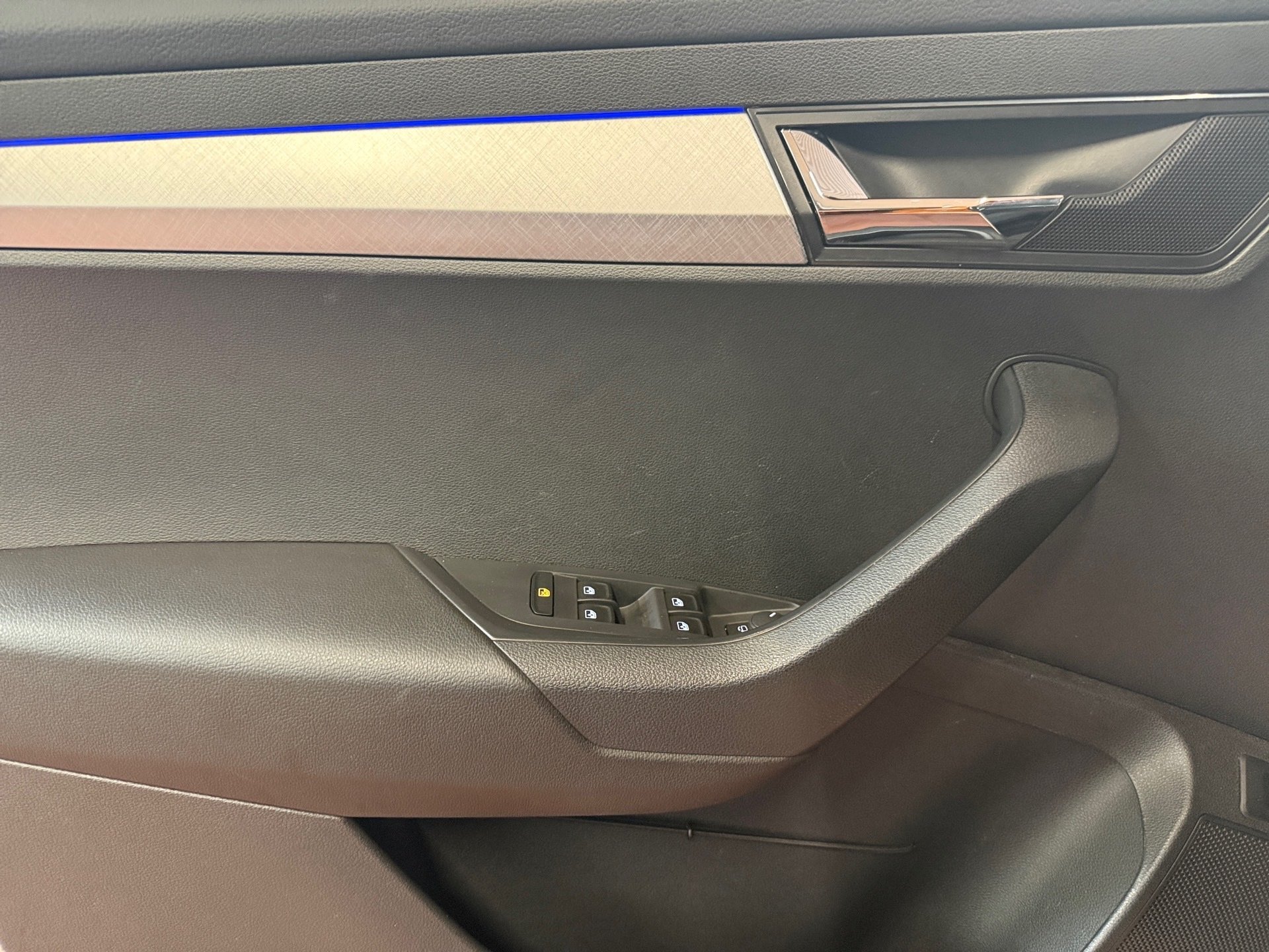 Karoq 1.5 TSI Tour DSG LED ACC AHK SmartLink ACC