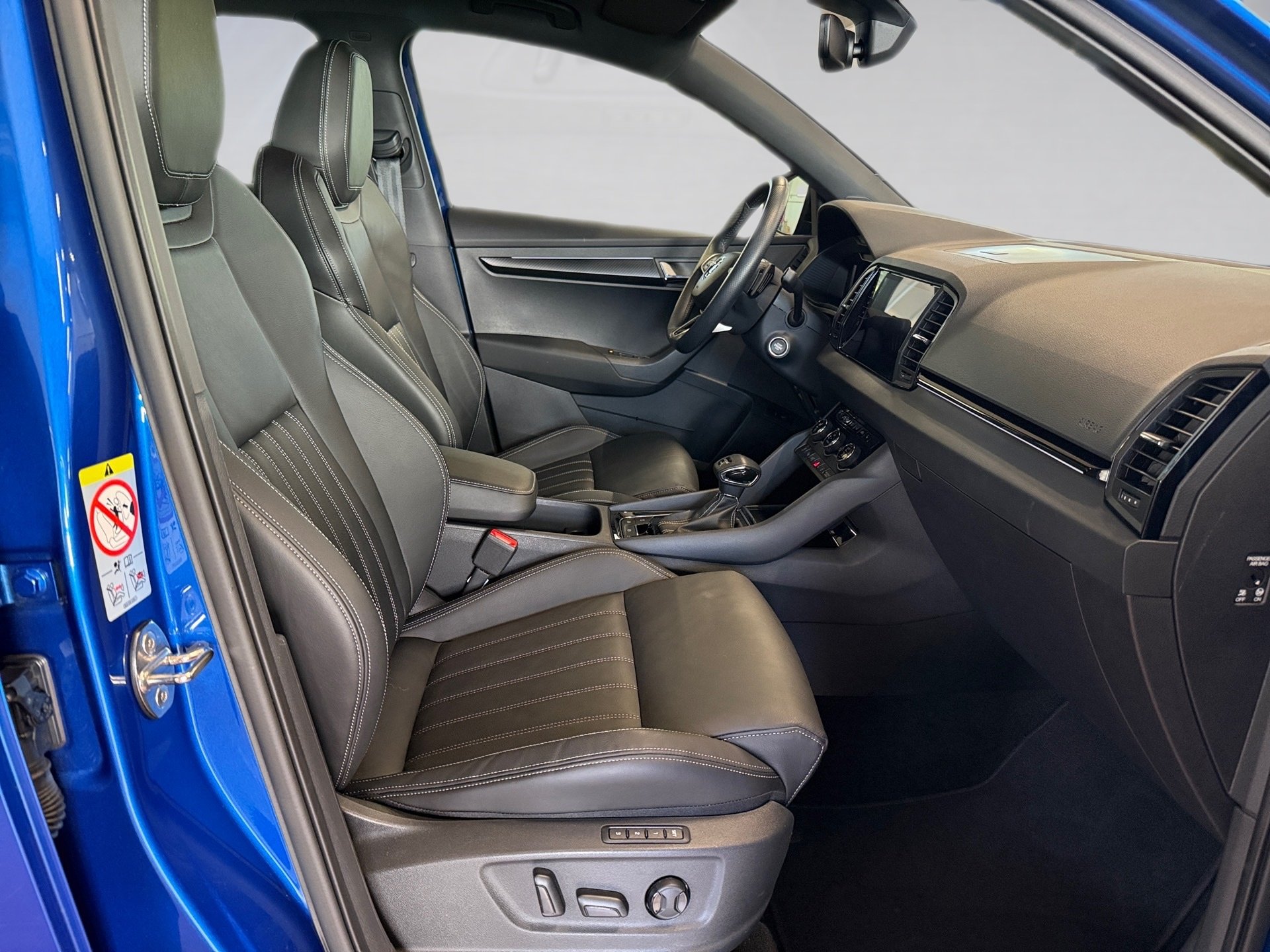 Karoq 2.0 TSI Sportline 4x4 DSG Matrix Pano AHK Standhzg.