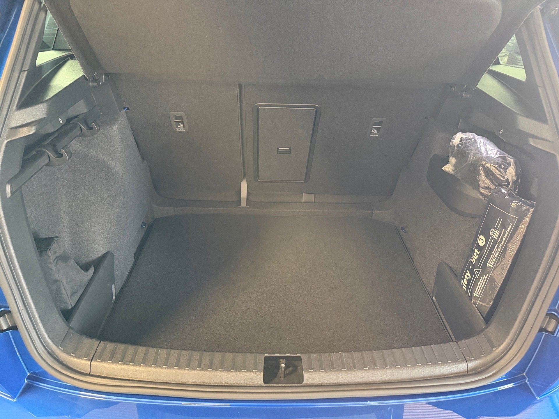 Karoq 2.0 TSI Sportline 4x4 DSG Matrix Pano AHK Standhzg.