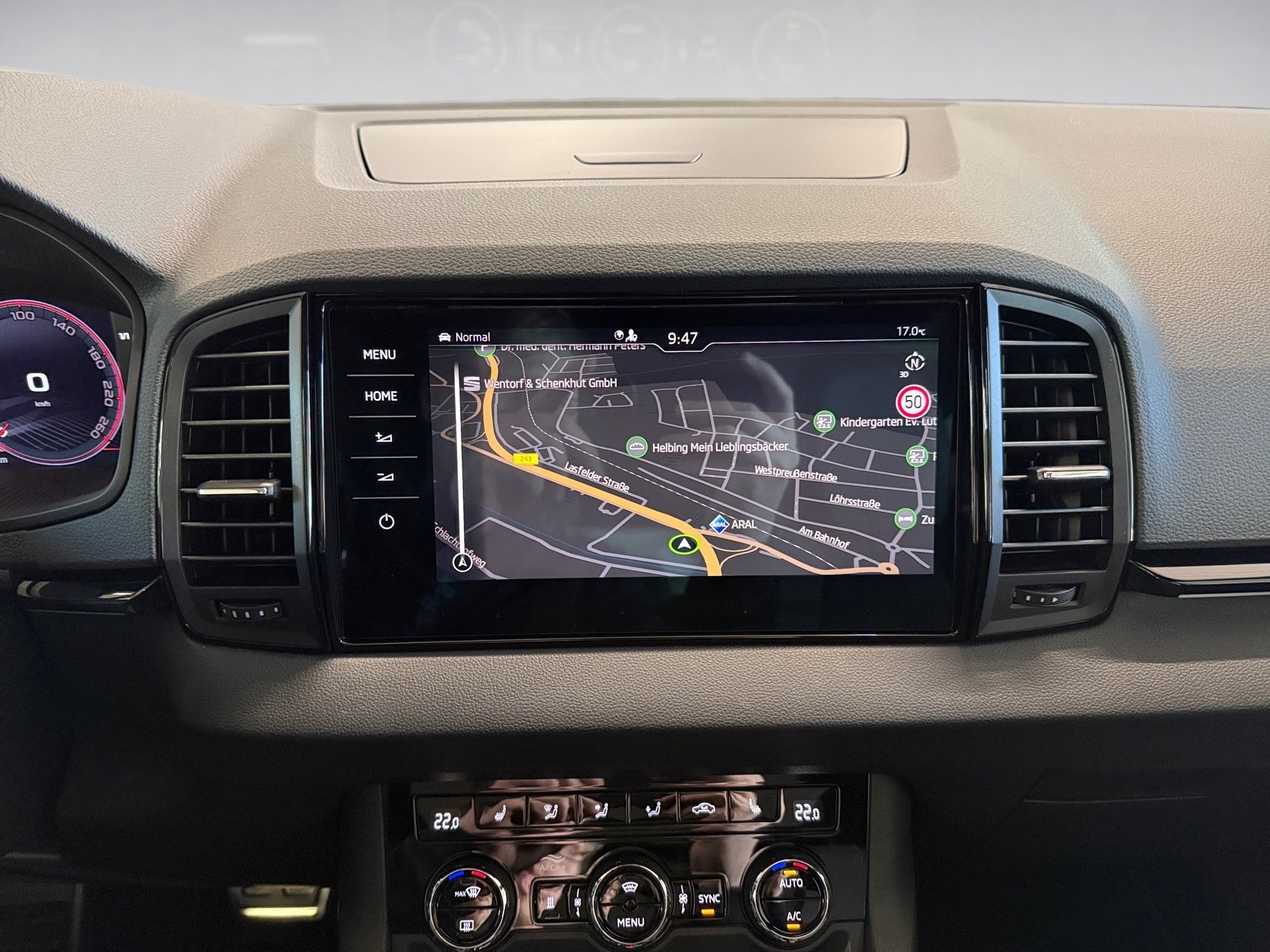 Karoq 2.0 TSI Sportline 4x4 DSG Matrix Pano AHK Standhzg.