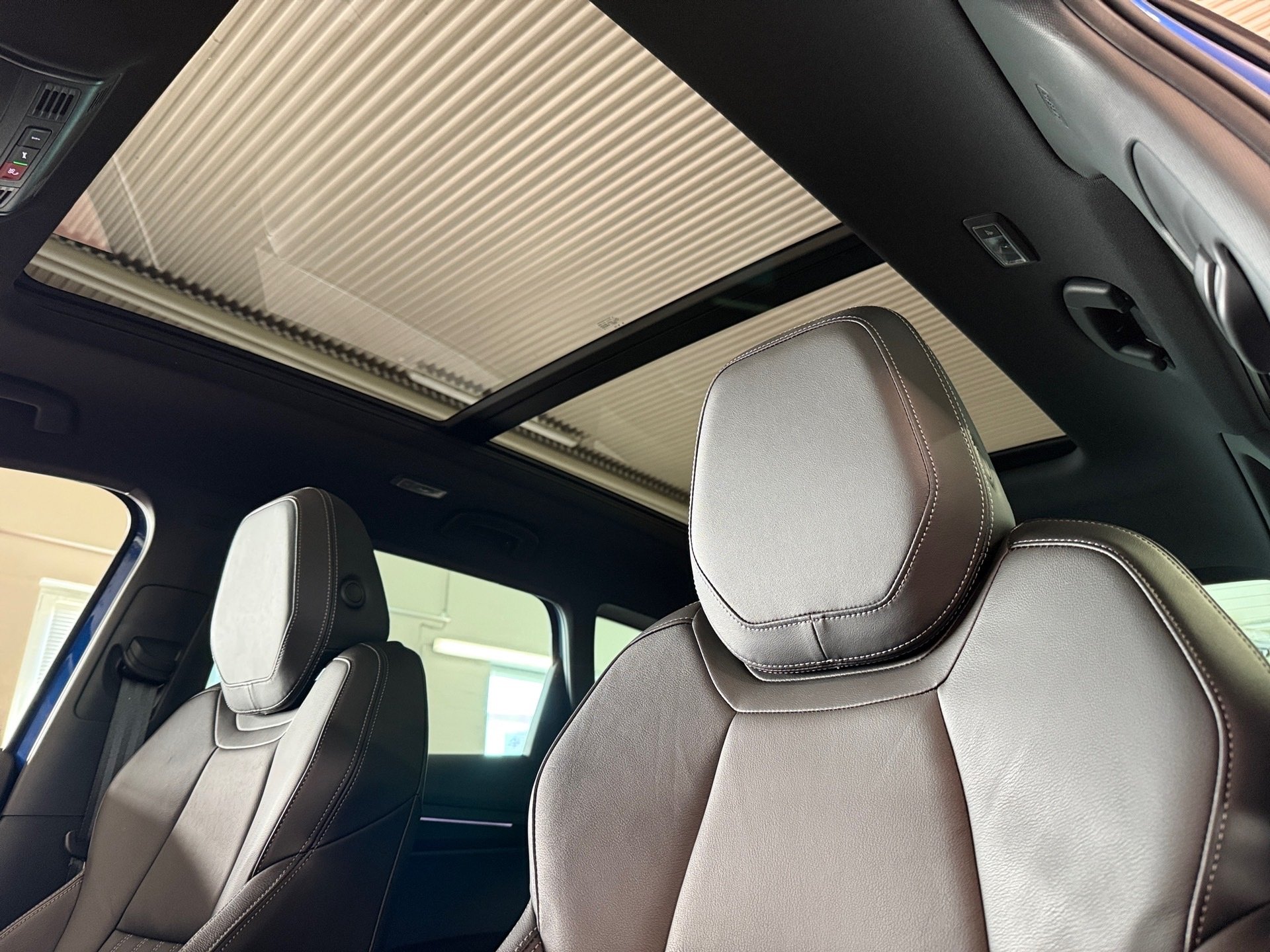 Karoq 2.0 TSI Sportline 4x4 DSG Matrix Pano AHK Standhzg.