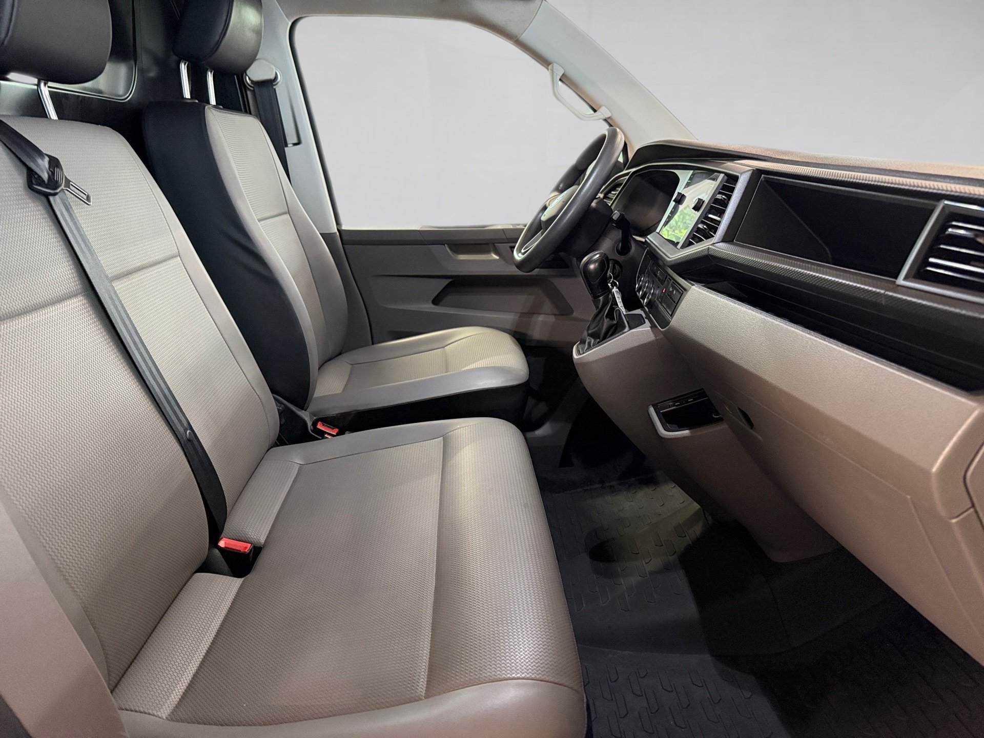 T6.1 Kastenwagen 2.0 TDI DSG Klima Navi PDC