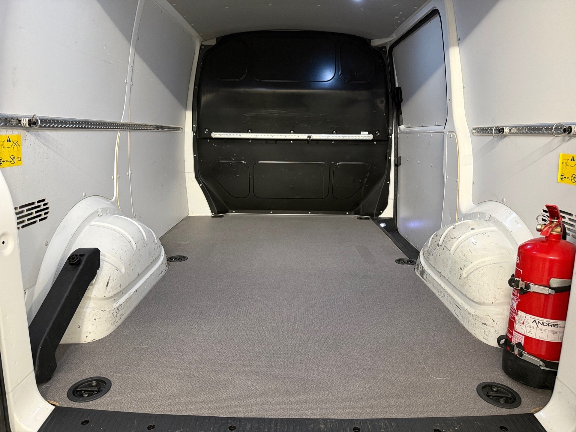 T6.1 Kastenwagen 2.0 TDI DSG Klima Navi PDC