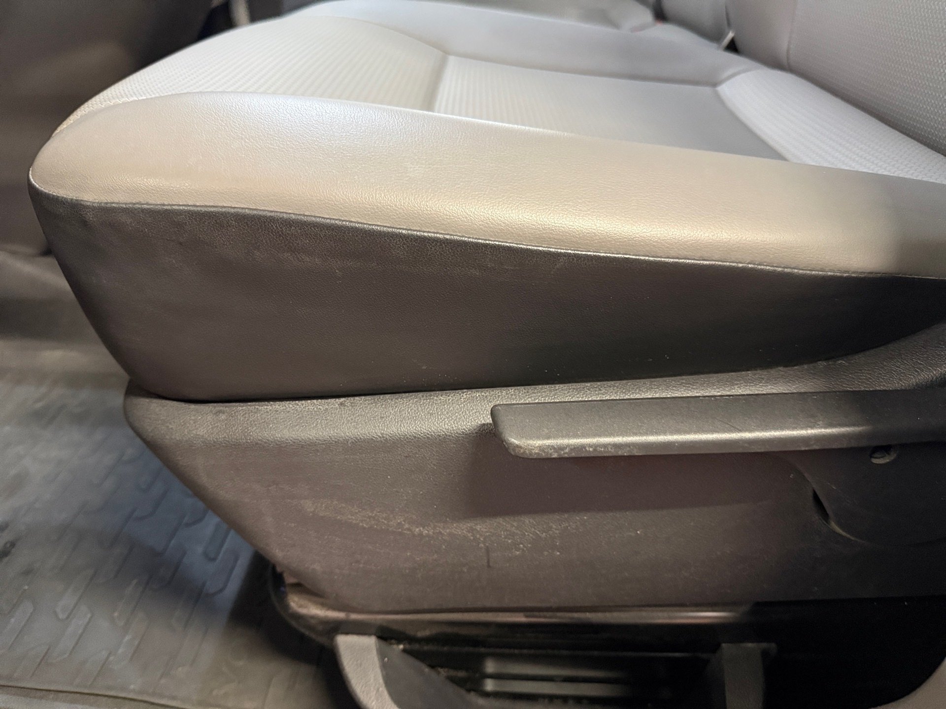 T6.1 Kastenwagen 2.0 TDI DSG Klima Navi PDC