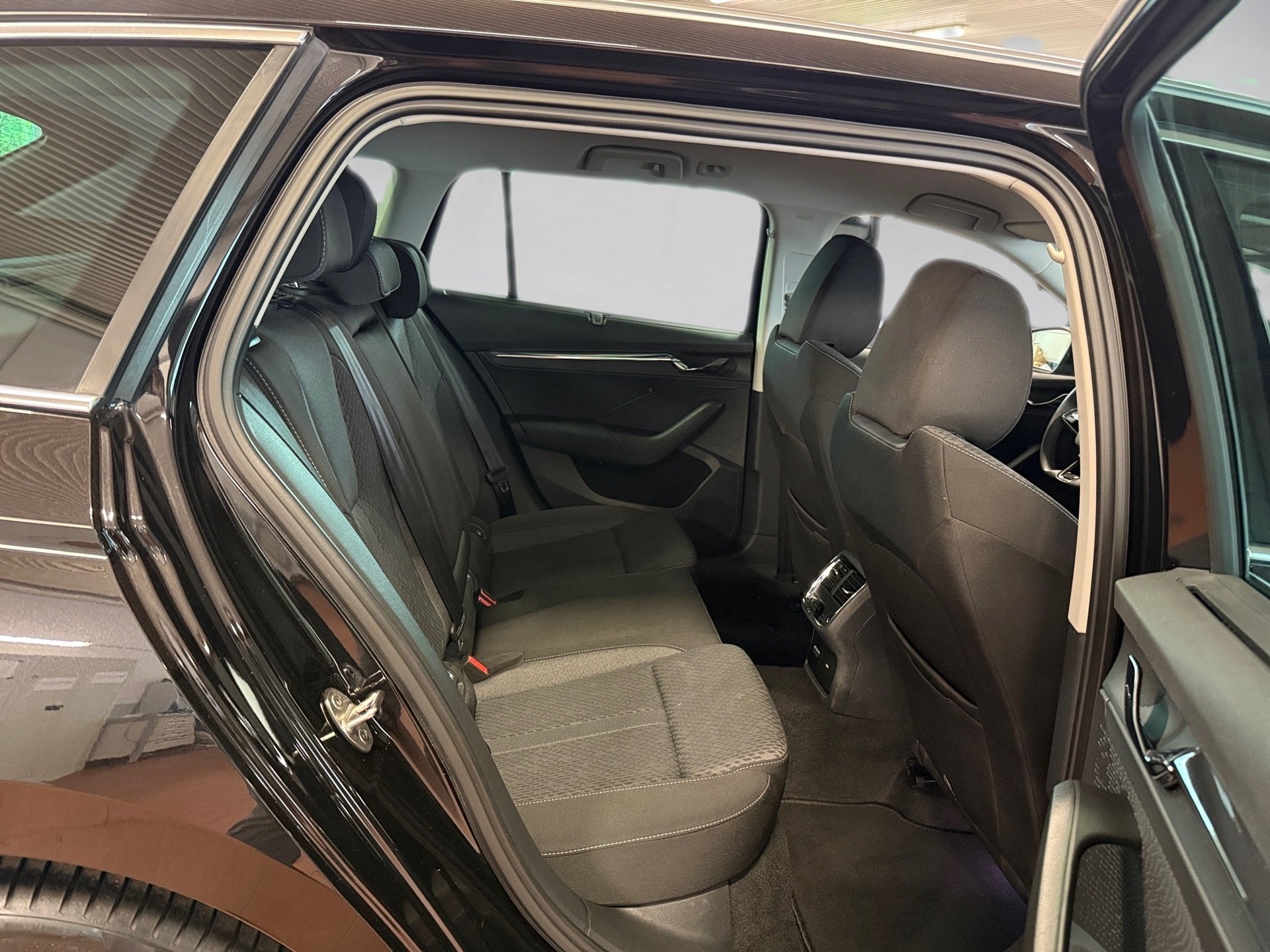 Octavia Combi 1.5 TSI e-Tec Style DSG Navi LED SmartLink SHZ v+h PDC
