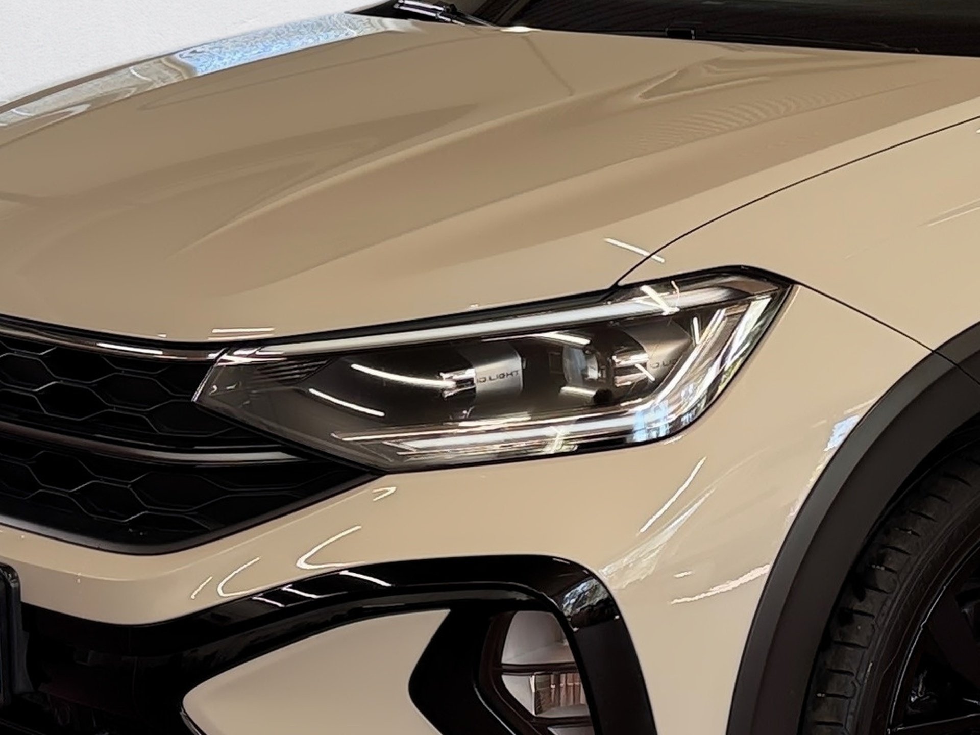 Taigo 1.5 TSI R-Line DSG BlackStyle Matrix AHK Navi RFK