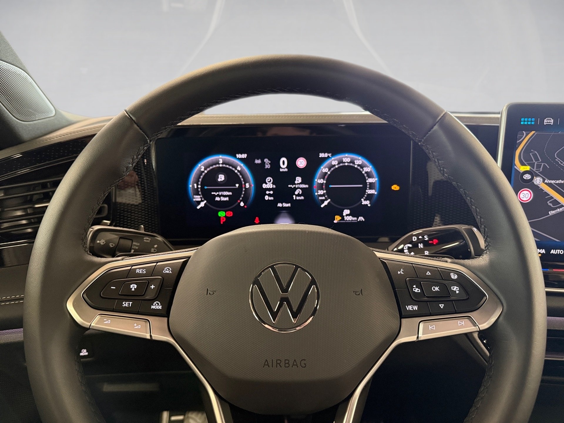 Tiguan 2.0 TDI Goal DSG HD-Matrix HuD AHK ACC Navi AreaView