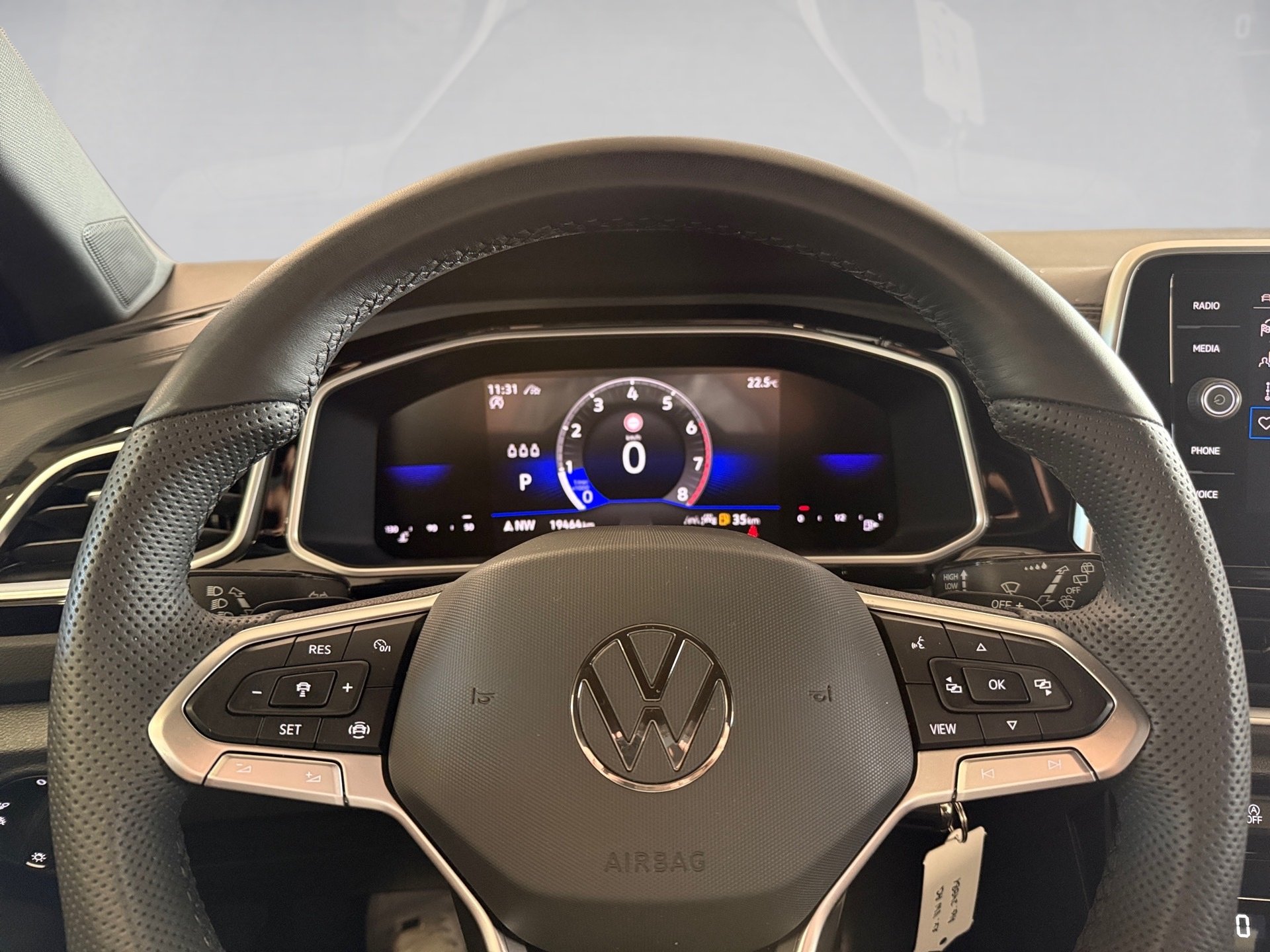 T-Roc 1.5 TSI R-Line DSG AHK LED+ Navi ACC RFK