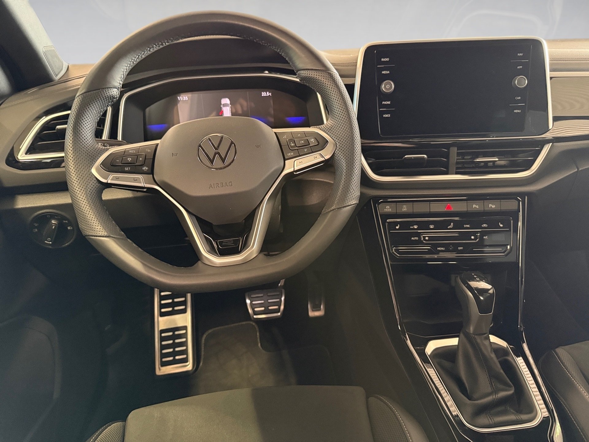 T-Roc 1.5 TSI R-Line DSG AHK LED+ Navi ACC RFK