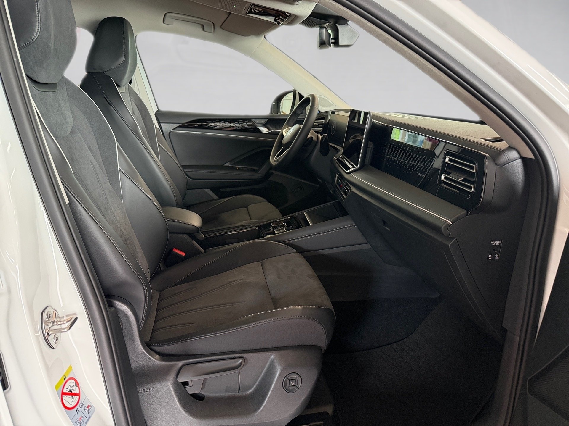 Tiguan 1.5e TSI Elegance DSG HD-Matrix AHK HuD Navi ACC