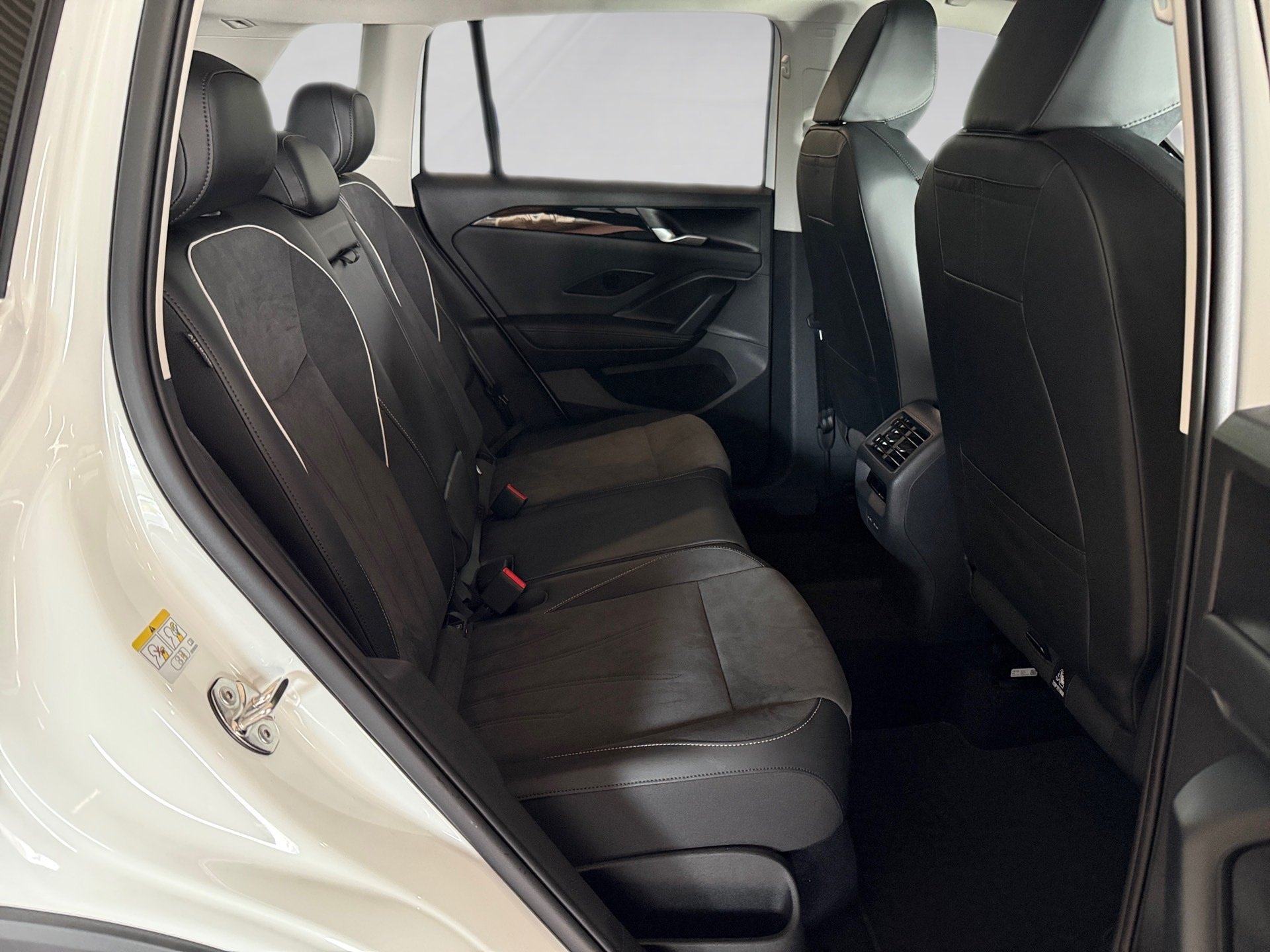 Tiguan 1.5e TSI Elegance DSG HD-Matrix AHK HuD Navi ACC