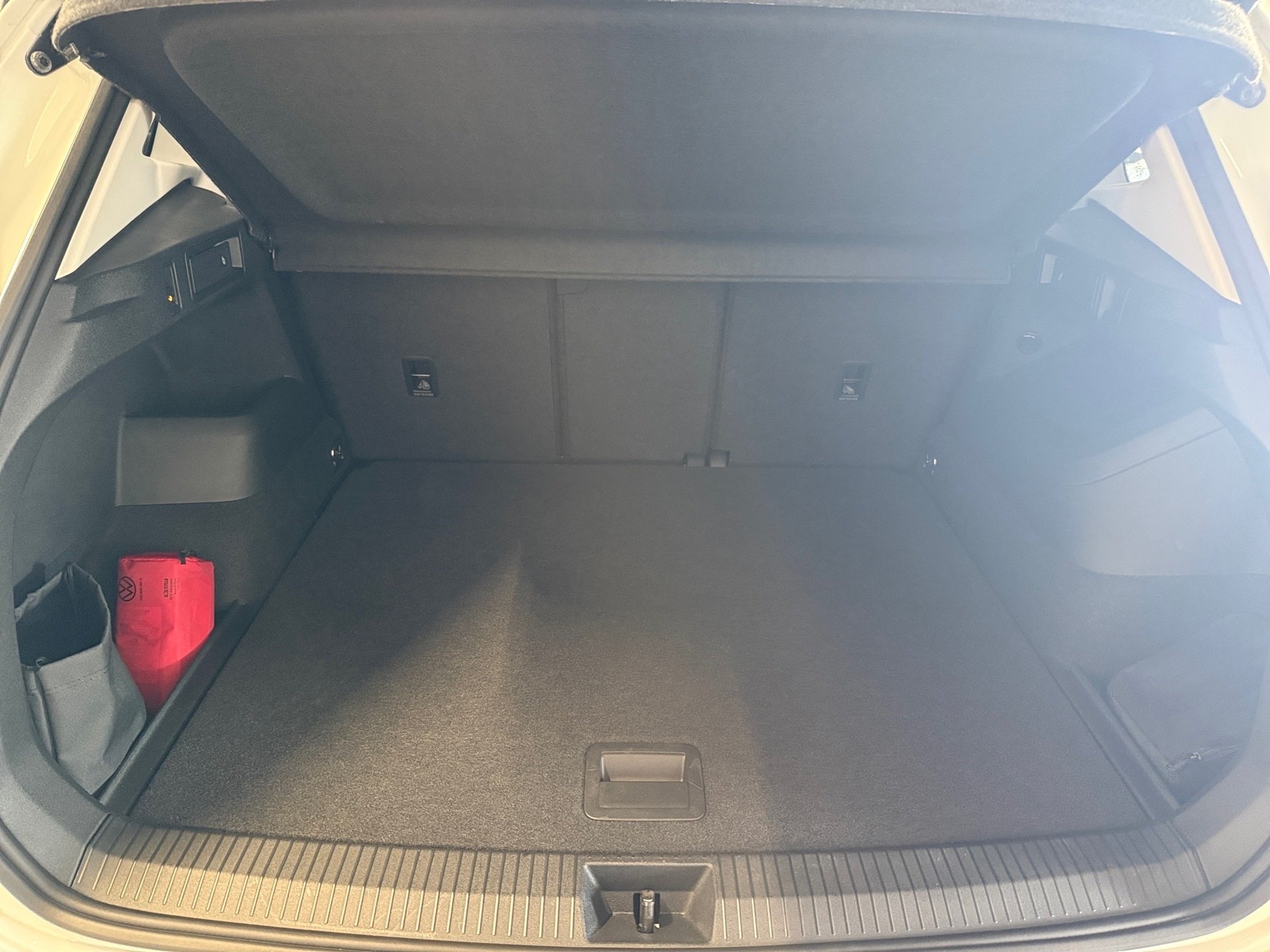 Tiguan 1.5e TSI Elegance DSG HD-Matrix AHK HuD Navi ACC