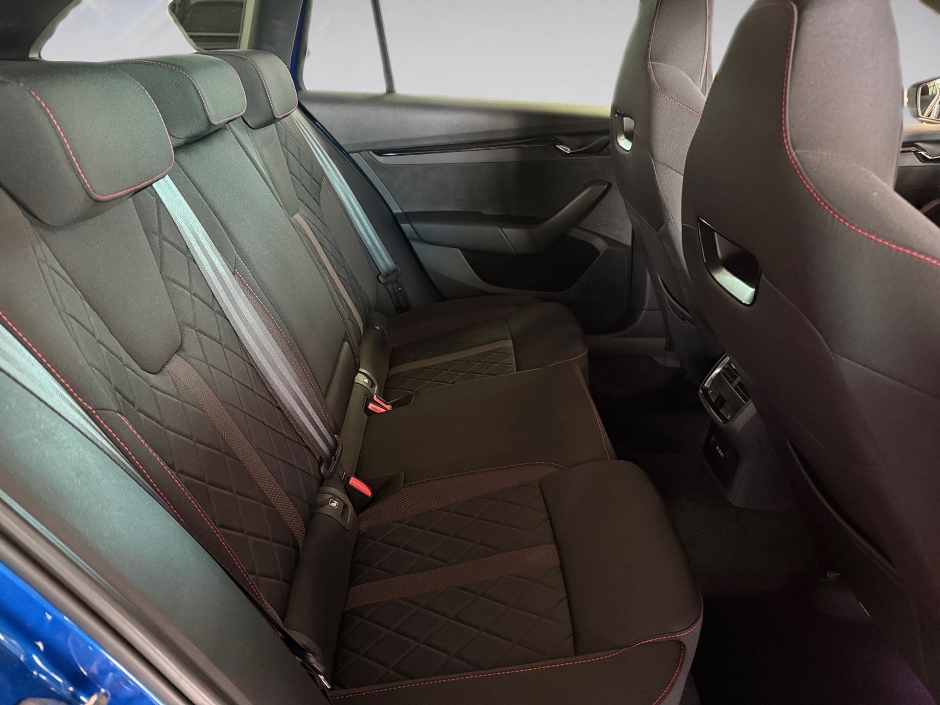 Octavia Combi RS 2.0 TDI DSG LED Navi AHK 4xSHZ