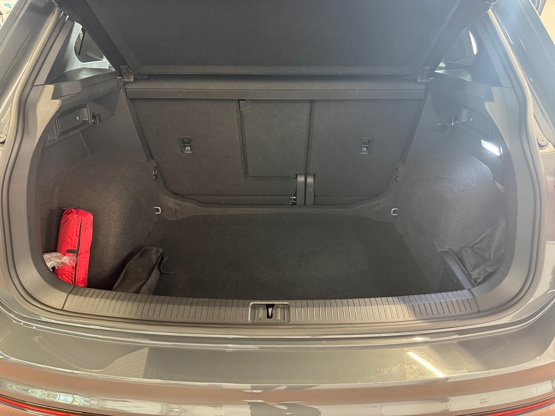 Tiguan 2.0 TSI R-Line 4M DSG BlackStyle Matrix Navi ACC RFK