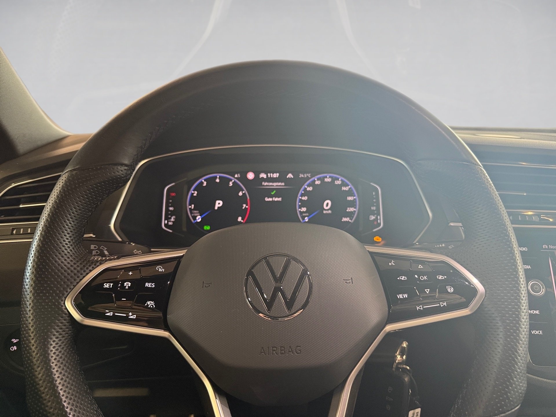 Tiguan 2.0 TSI R-Line 4M DSG BlackStyle Matrix Navi ACC RFK