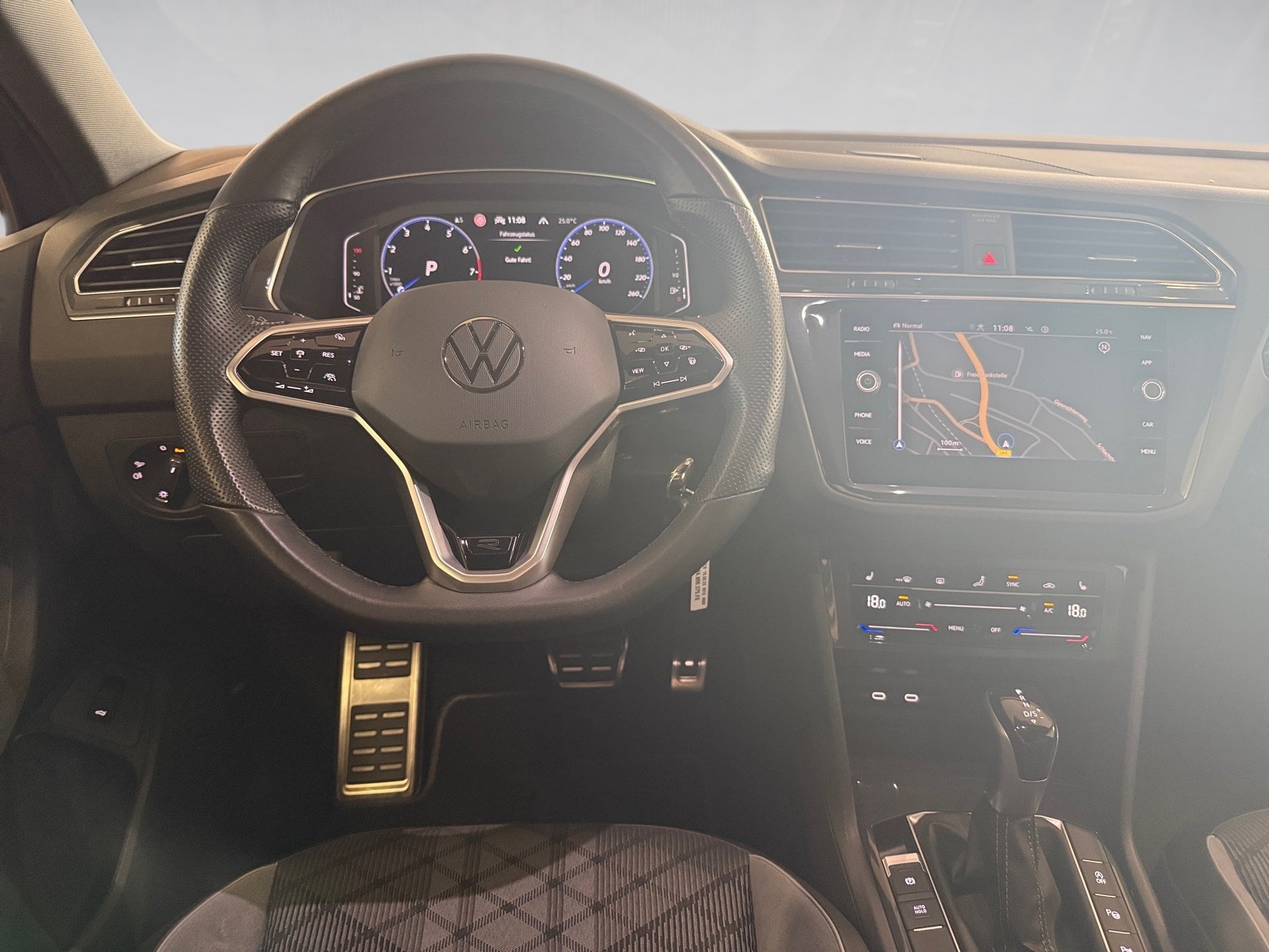 Tiguan 2.0 TSI R-Line 4M DSG BlackStyle Matrix Navi ACC RFK