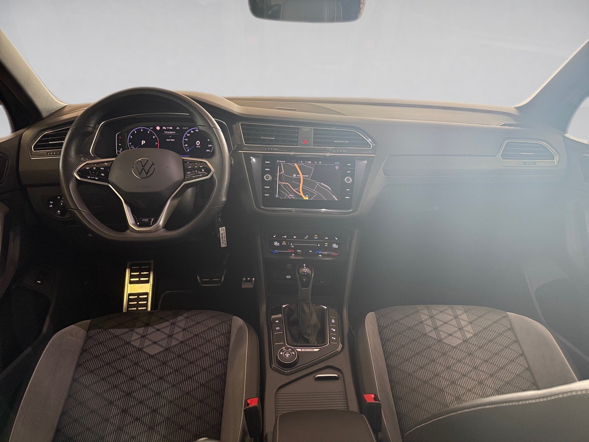 Tiguan 2.0 TSI R-Line 4M DSG BlackStyle Matrix Navi ACC RFK