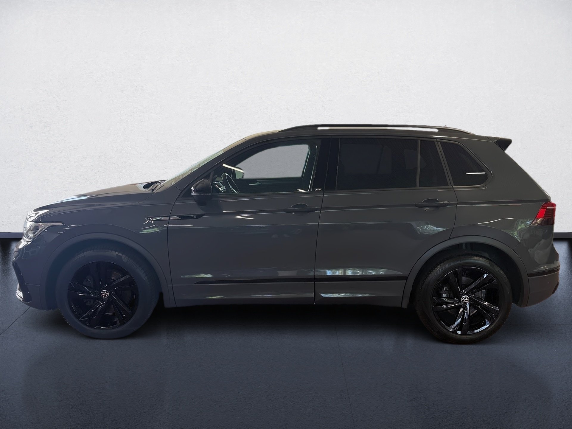 Tiguan 2.0 TSI R-Line 4M DSG BlackStyle Matrix Navi ACC RFK