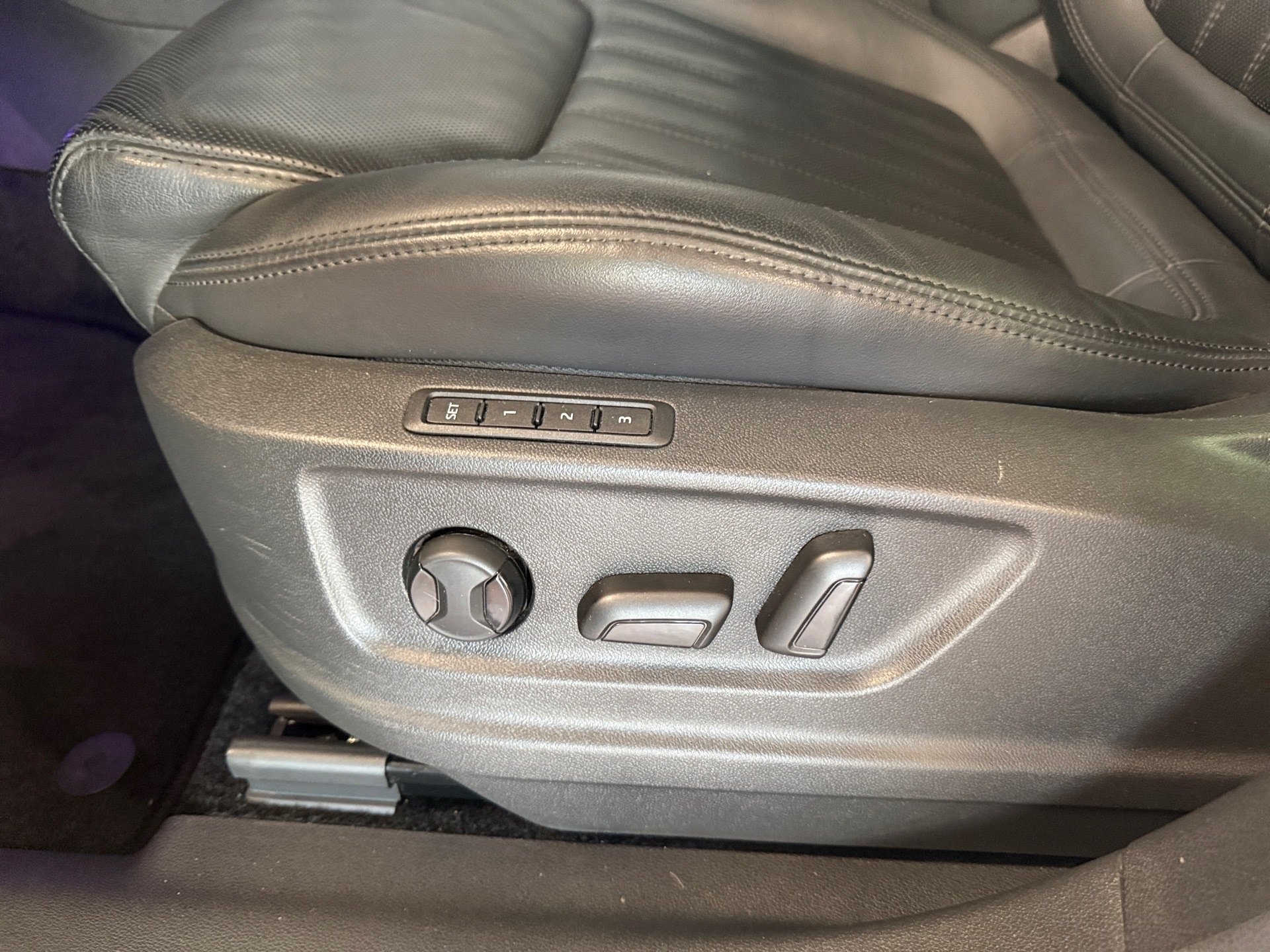 Kodiaq 2.0 TDI L&K 4x4 DSG Matrix Navi ACC AHK Pano